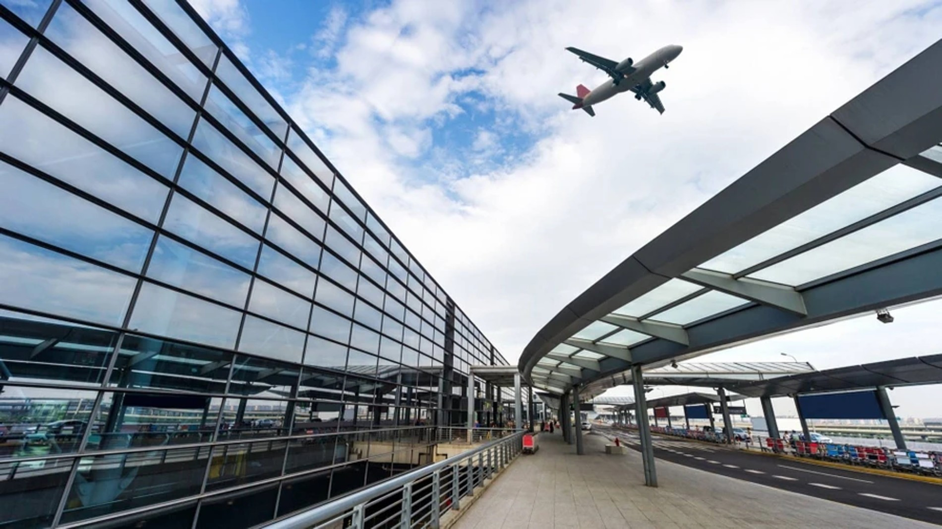 Аэропорт Шереметьево 
 Фото: typical-moscow
