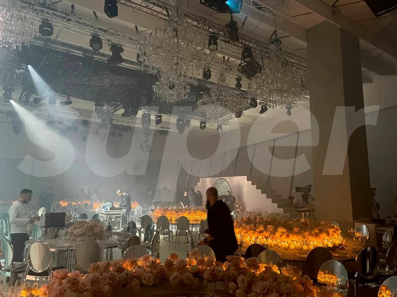 Первые фото декораций, в которых прошла свадьба Оксаны Самойловой и Джигана. Фото: Super