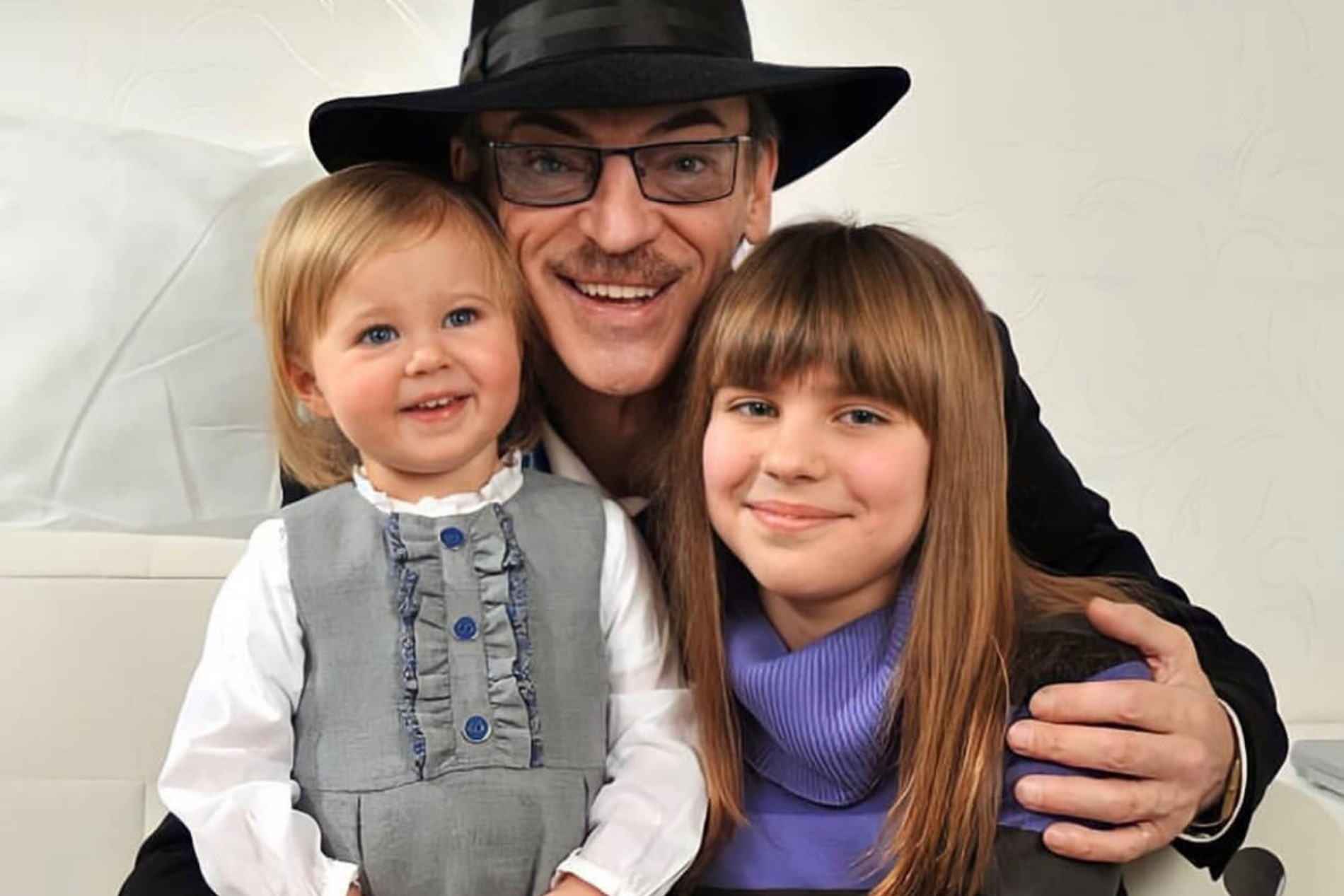 Михаил Боярский с внучками Екатериной и Александрой 
Фото: Инстаграм (запрещен в РФ)