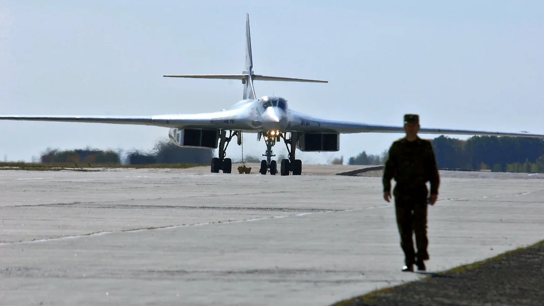 Авиабаза города Энгельса
Фото: Владимир Персиянов, «Коммерсант»