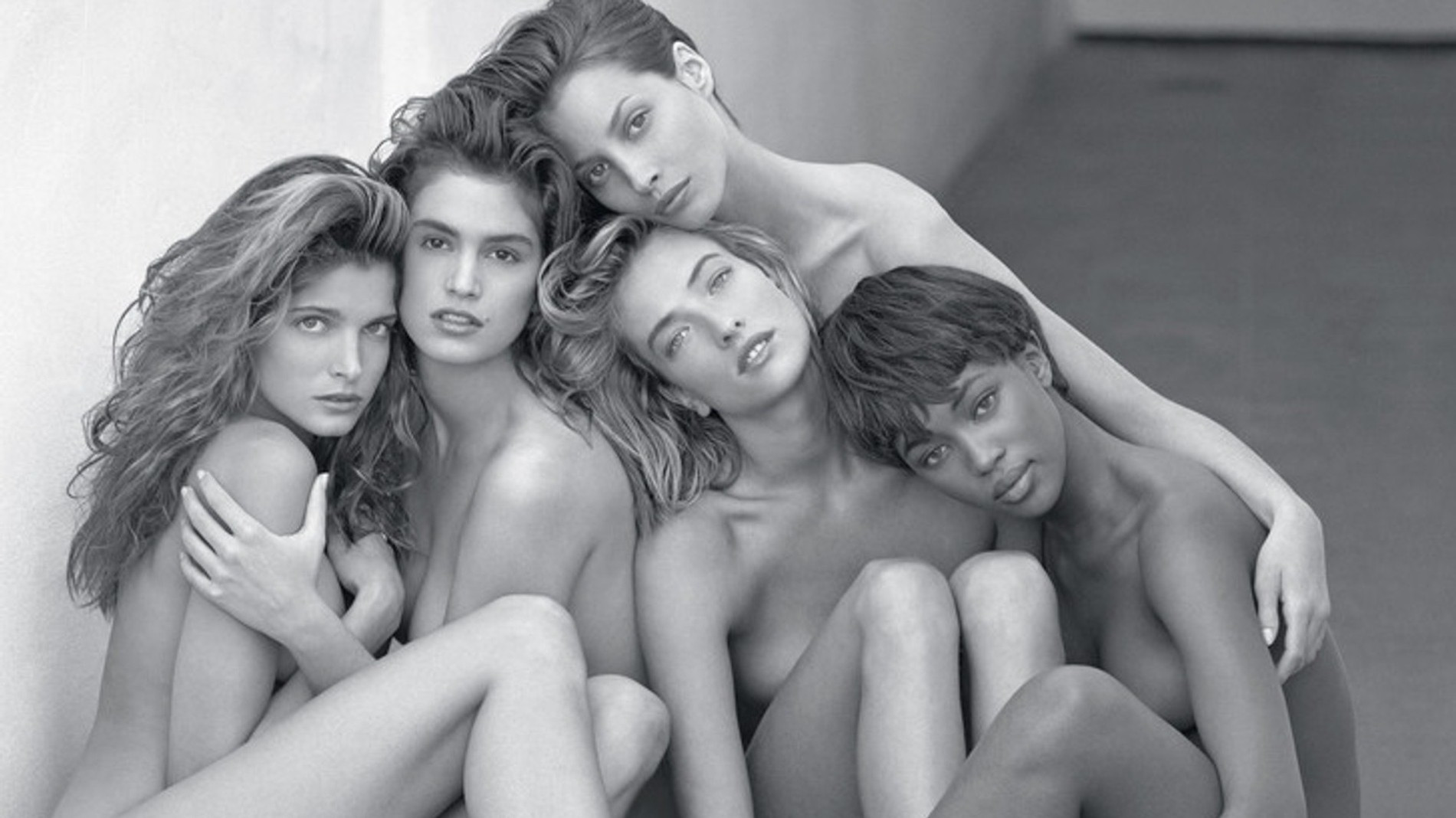 Стефани Сеймур, Синди Кроуфорд, Кристи Тарлингтон, Татьяна Патитц и Наоми Кэмпбелл в объективе фотографа Херба Ритца
Фото: Elle

