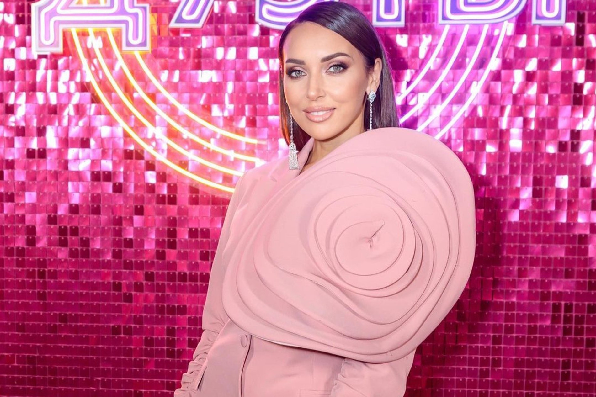 Алсу
Фото: Инстаграм (запрещен в РФ) / @alsou_a