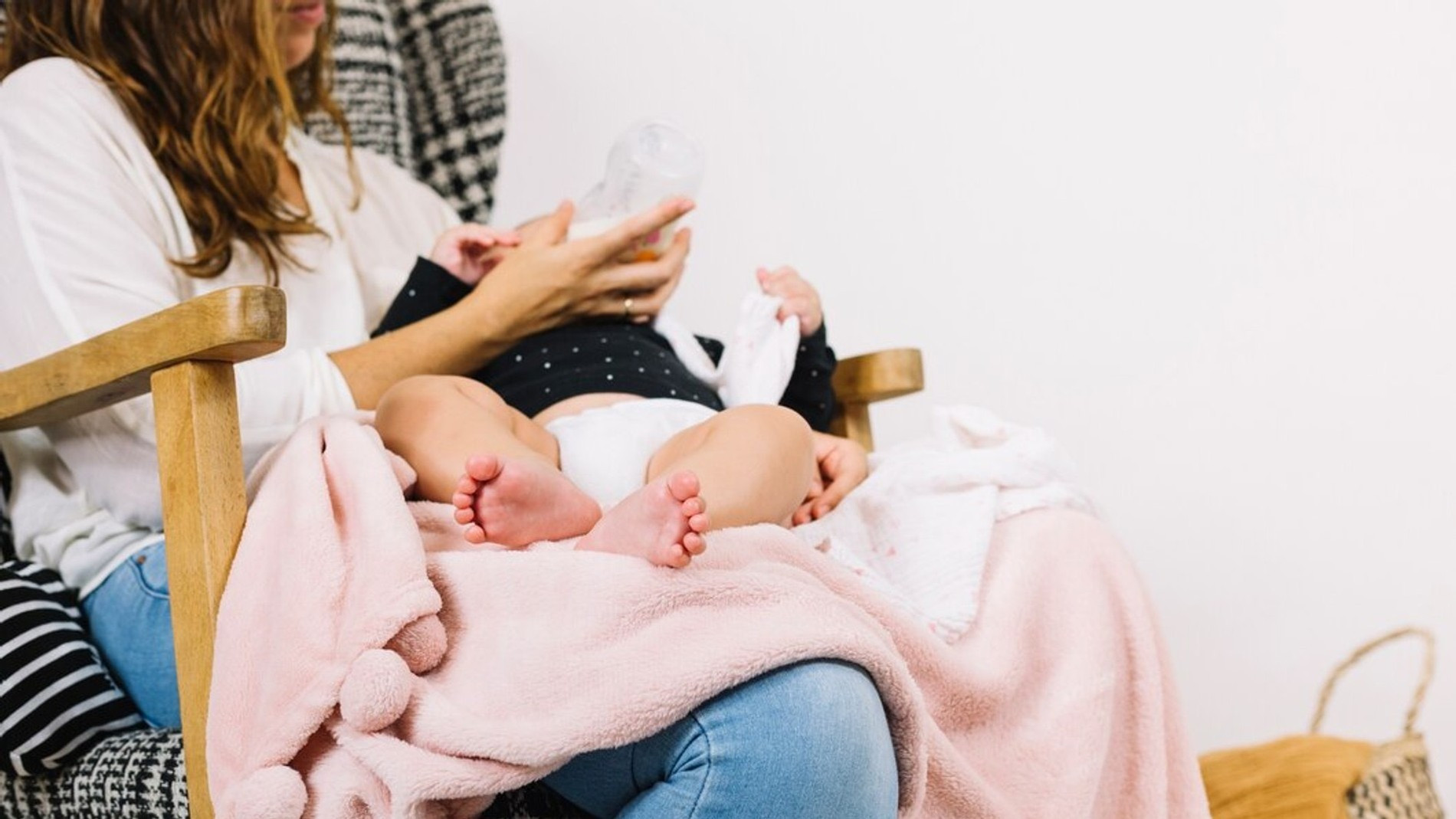 Девушка с младенцем
Фото: freepik