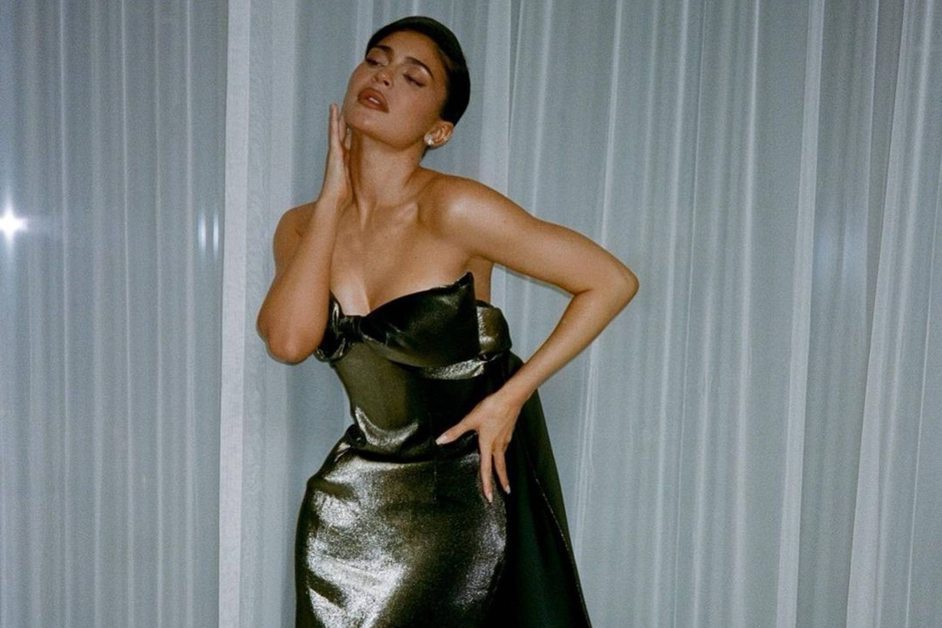 Кайли Дженнер 
Фото: Инстаграм* @kyliejenner