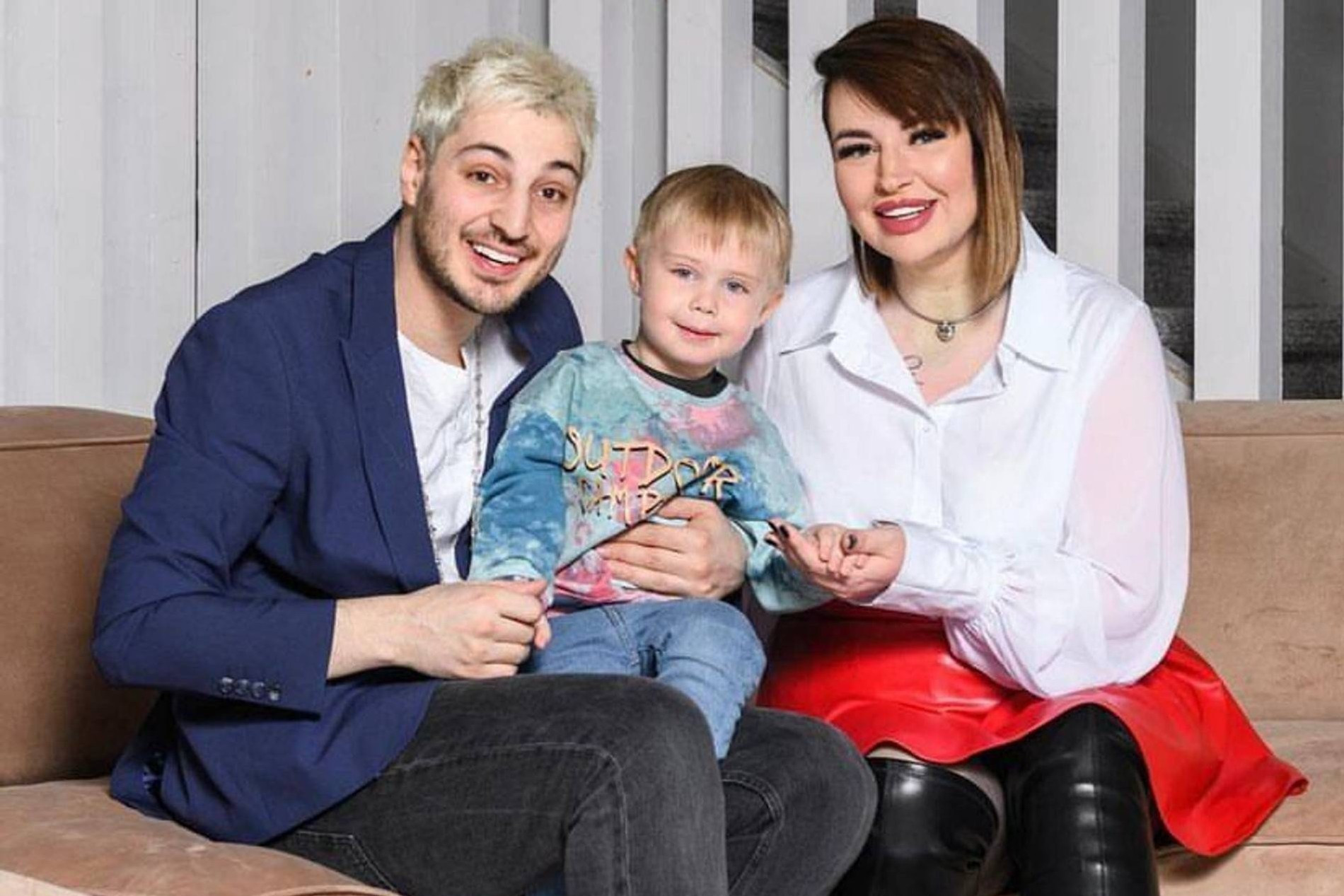 Иосиф Оганесян и Саша Черно с сыном Стефаном
Фото: Инстаграм (запрещен в РФ) @a_chernyavskaya_