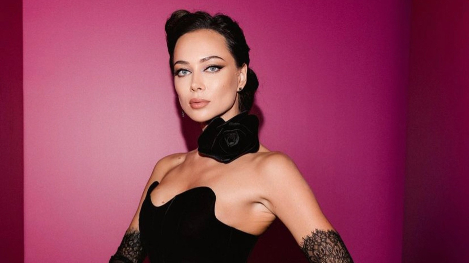 Настасья Самбурская
Фото: Инстаграм* @samburskaya