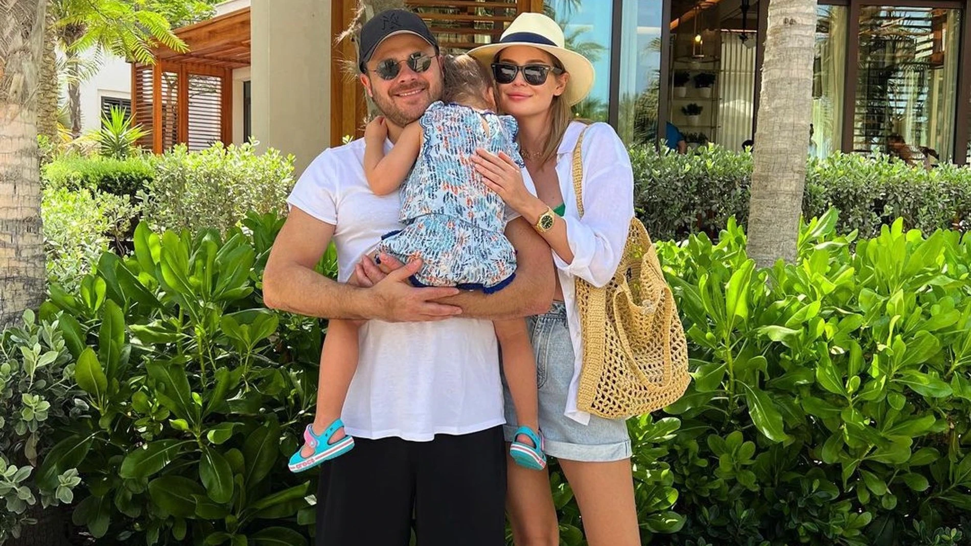 Алена Гаврилова и Эмин Агаларов с дочерью
Фото: инстаграм (запрещен в РФ) @eminofficial