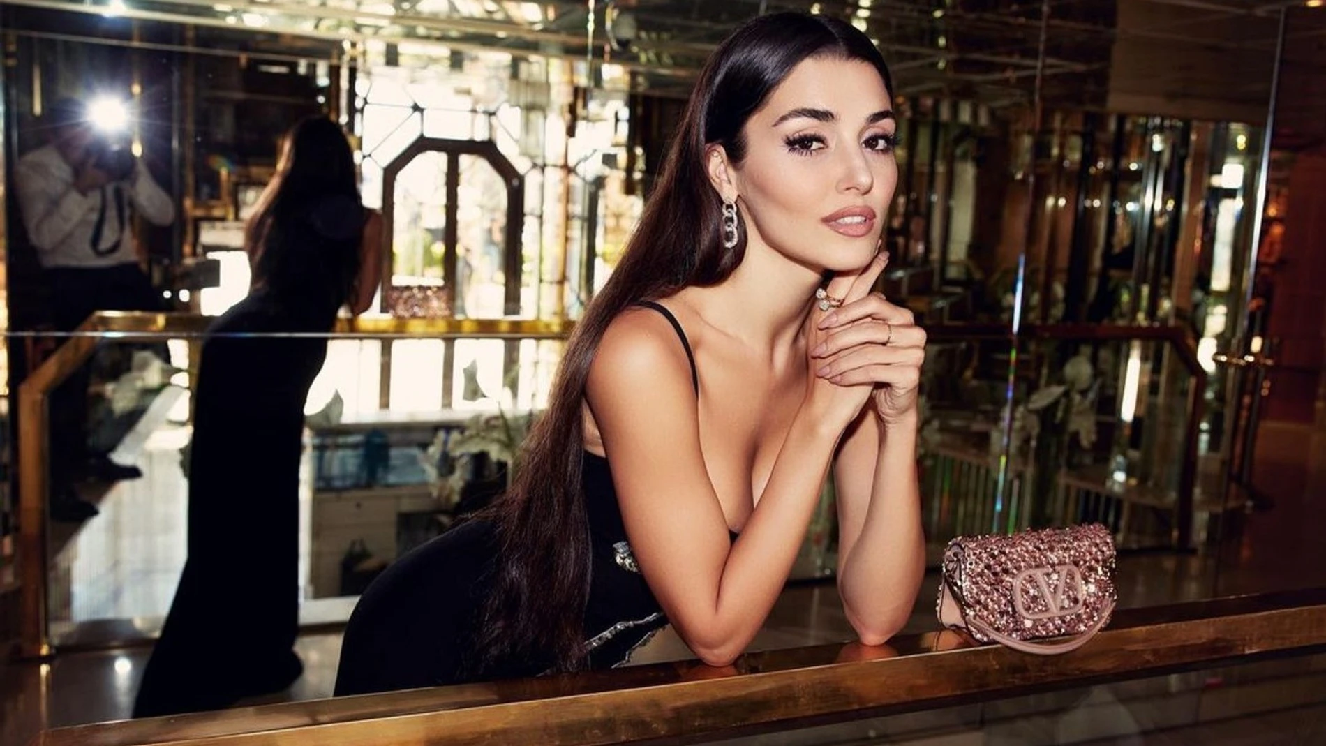 Ханде Эрчел
Фото: Инстаграм (запрещен в РФ) / @handemiyy