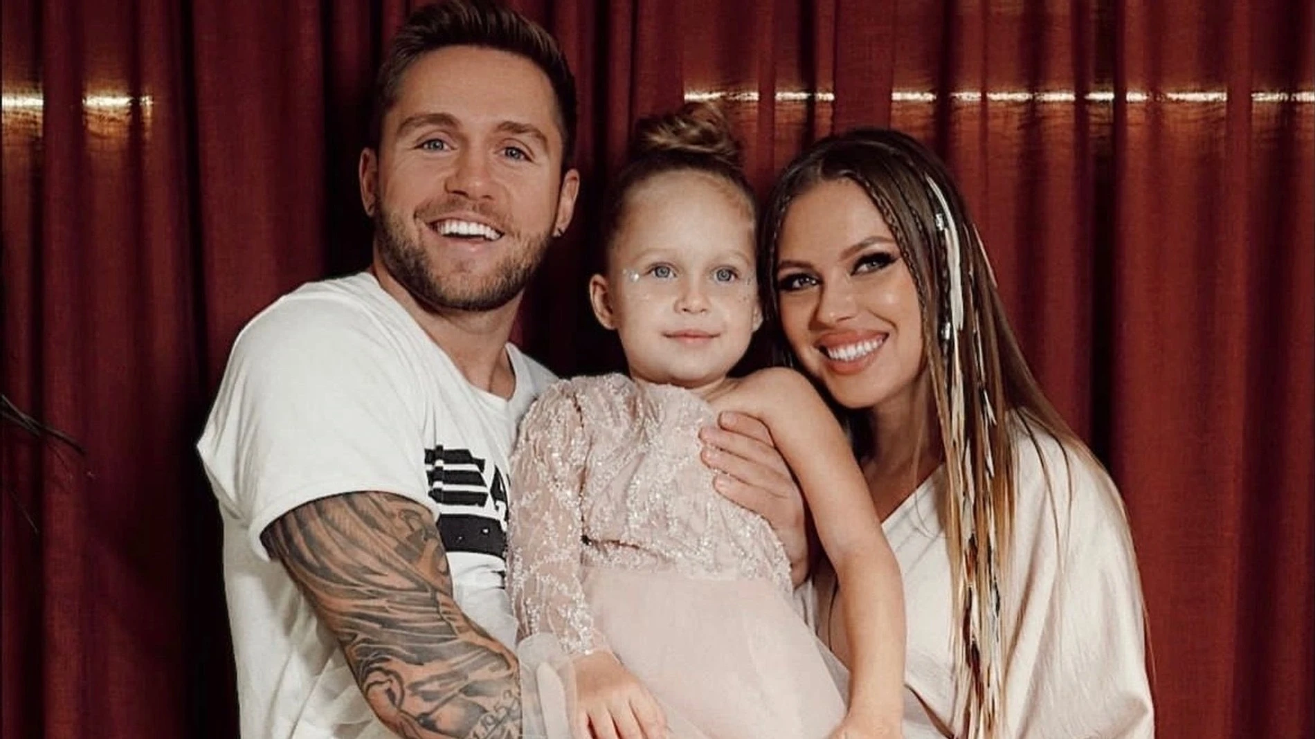 Влад Соколовский и Рита Дакота с дочерью Мией
Фото: Инстаграм (запрещен в РФ) / @ritadakota