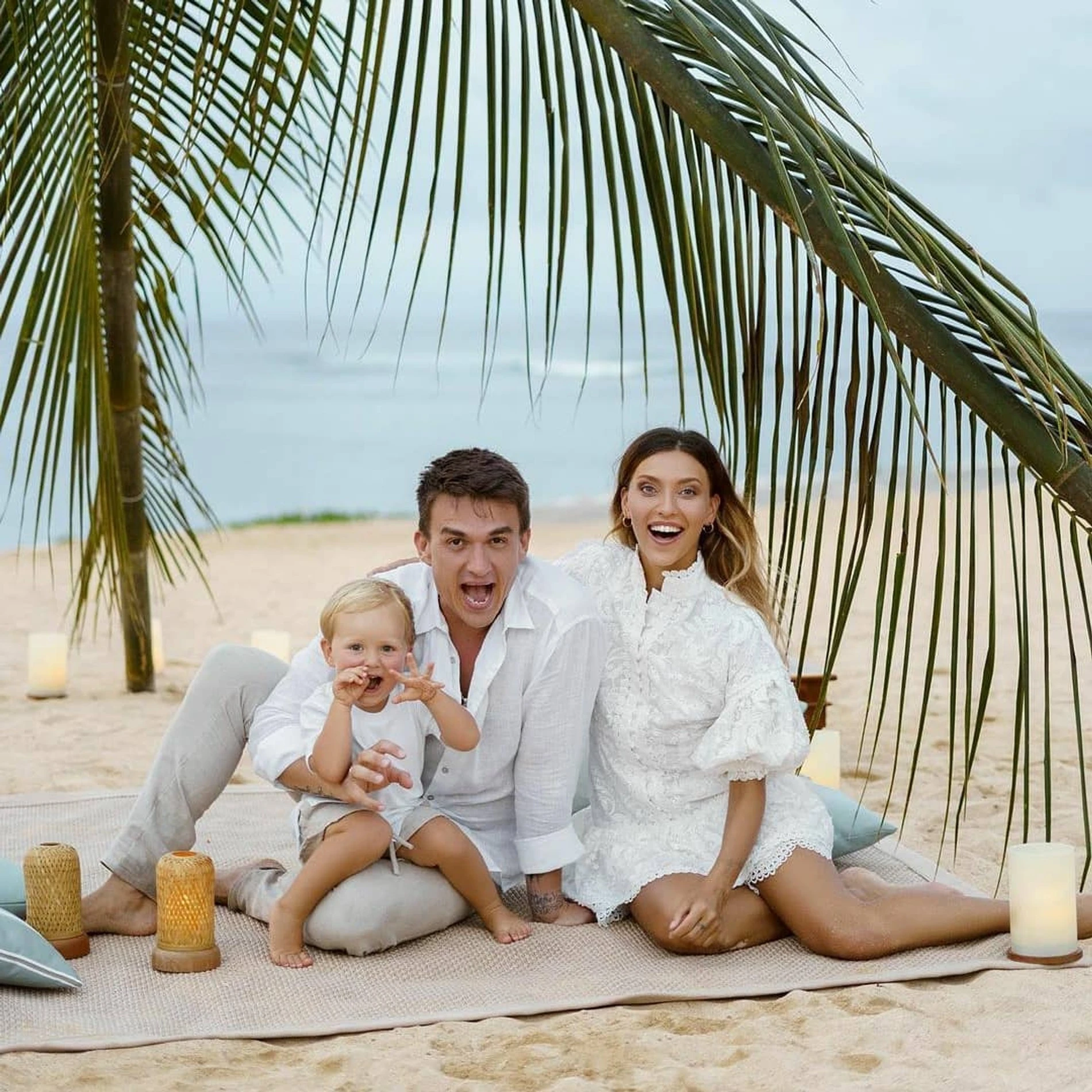 Влад Топалов и Регина Тодоренко с сыном. Фото: Инстаграм (запрещен в РФ) @reginatodorenko