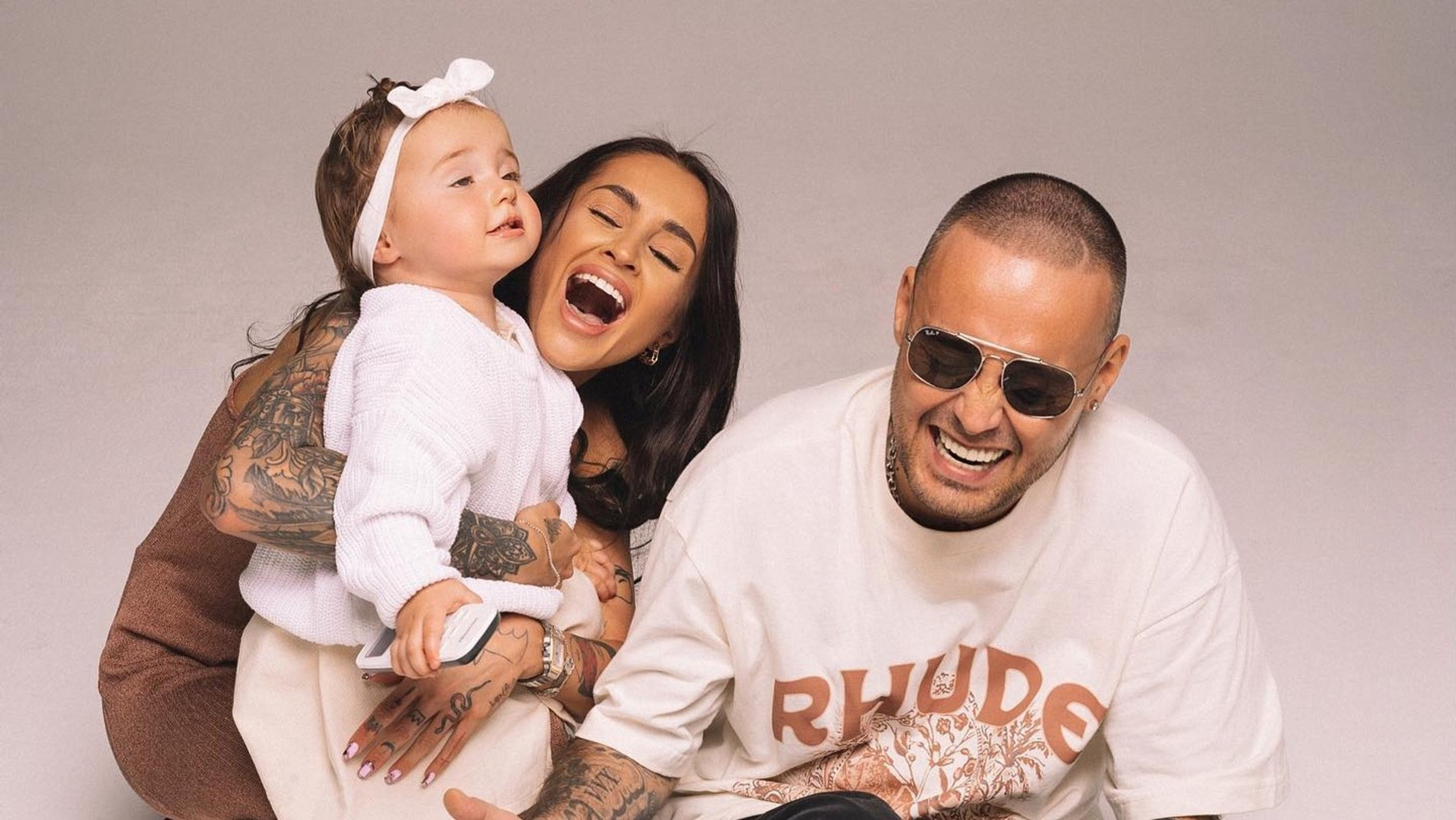 Юлия Королева и Гуф с дочерью Тиной. Фото: Инстаграм (запрещен в РФ) / @yuliyakorolevaa