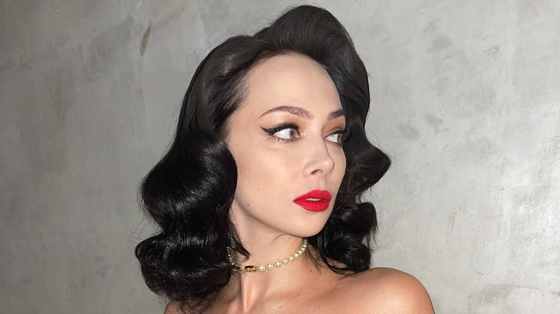 Настасья Самбурская. Фото: Инстаграм* @samburskaya