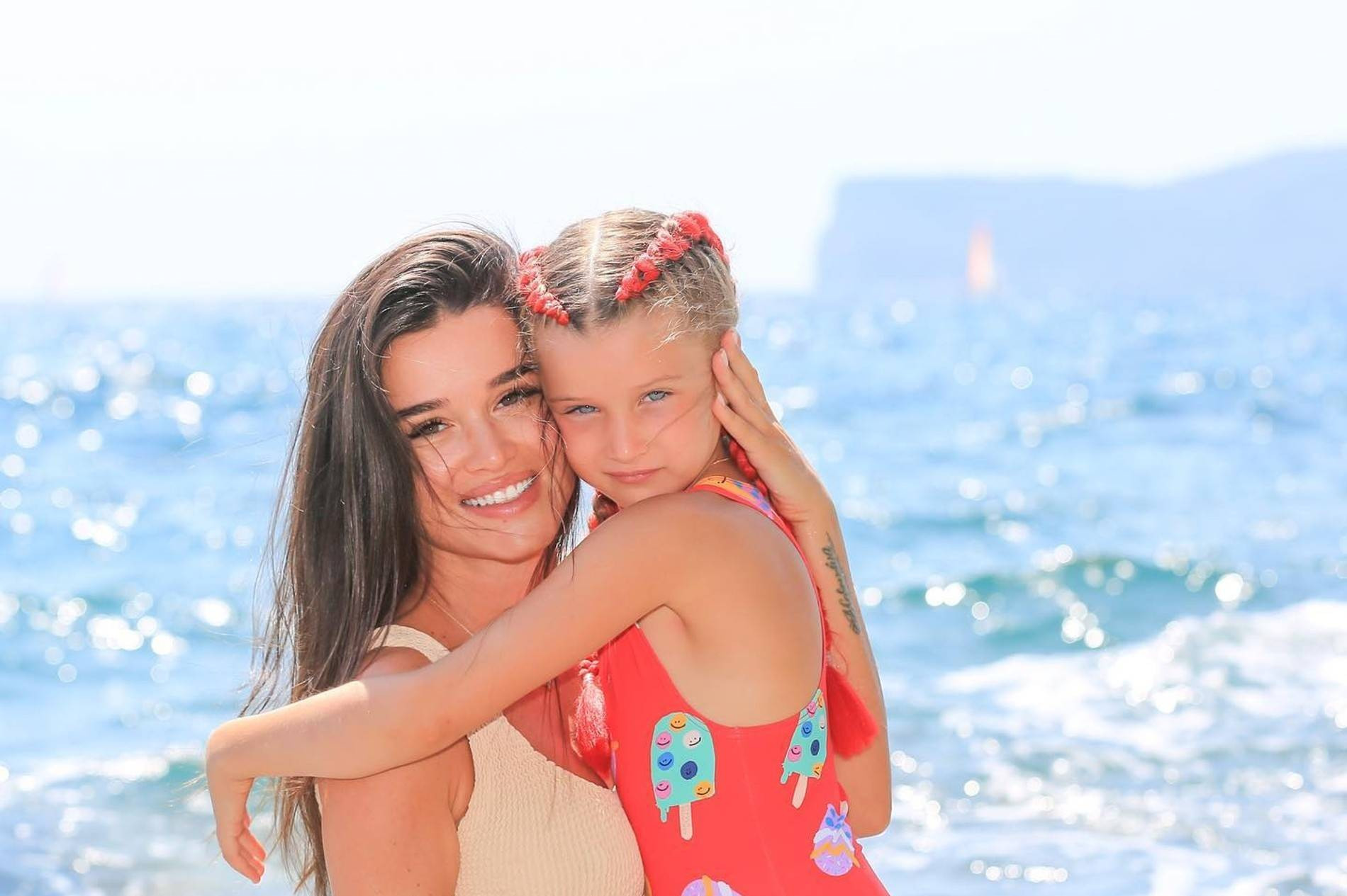 Ксения Бородина с дочкой Теоной. Фото: Инстаграм (запрещен в РФ) @borodylia