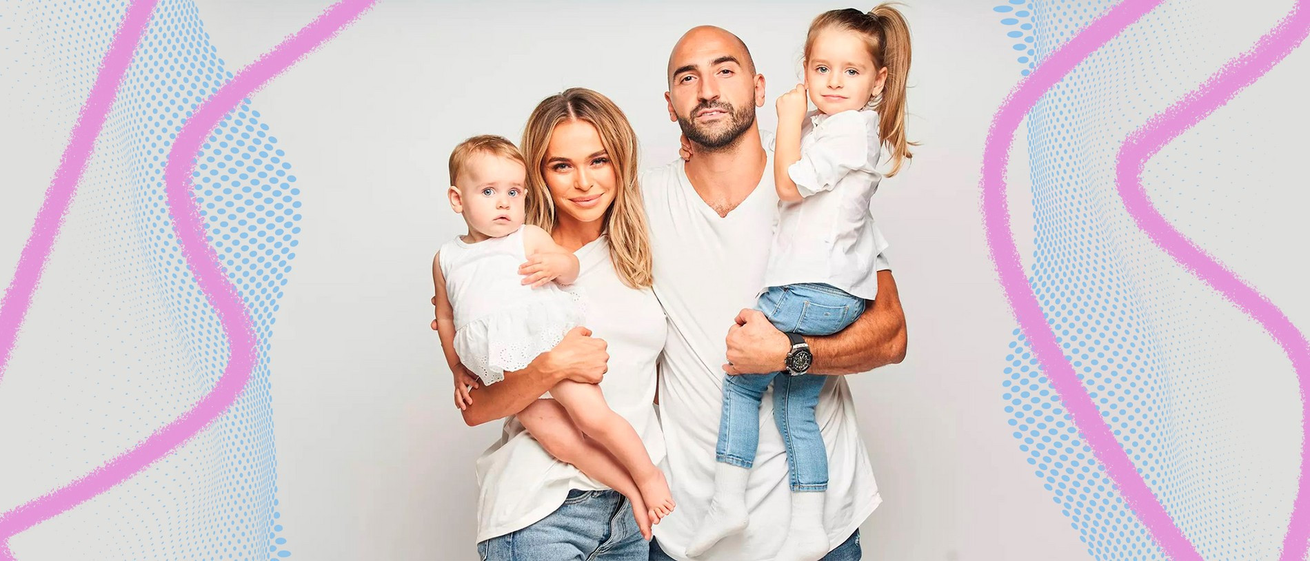 Анна Хилькевич с мужем Артуром Волковым и детьми Арианной и Марией. Фото: личный архив