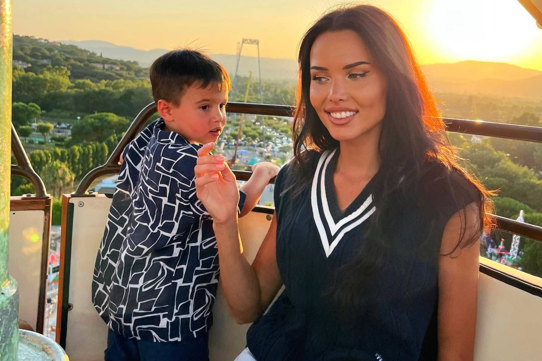 Анастасия Решетова с сыном Ратмиром. Фото: Инстаграм (запрещен в РФ)  @volkonskaya.reshetova