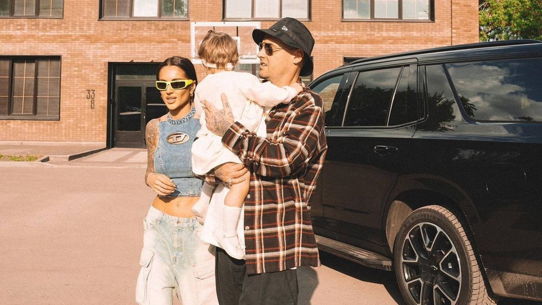 Юлия Королева и Гуф с дочерью. Фото: Инстаграм* @therealguf