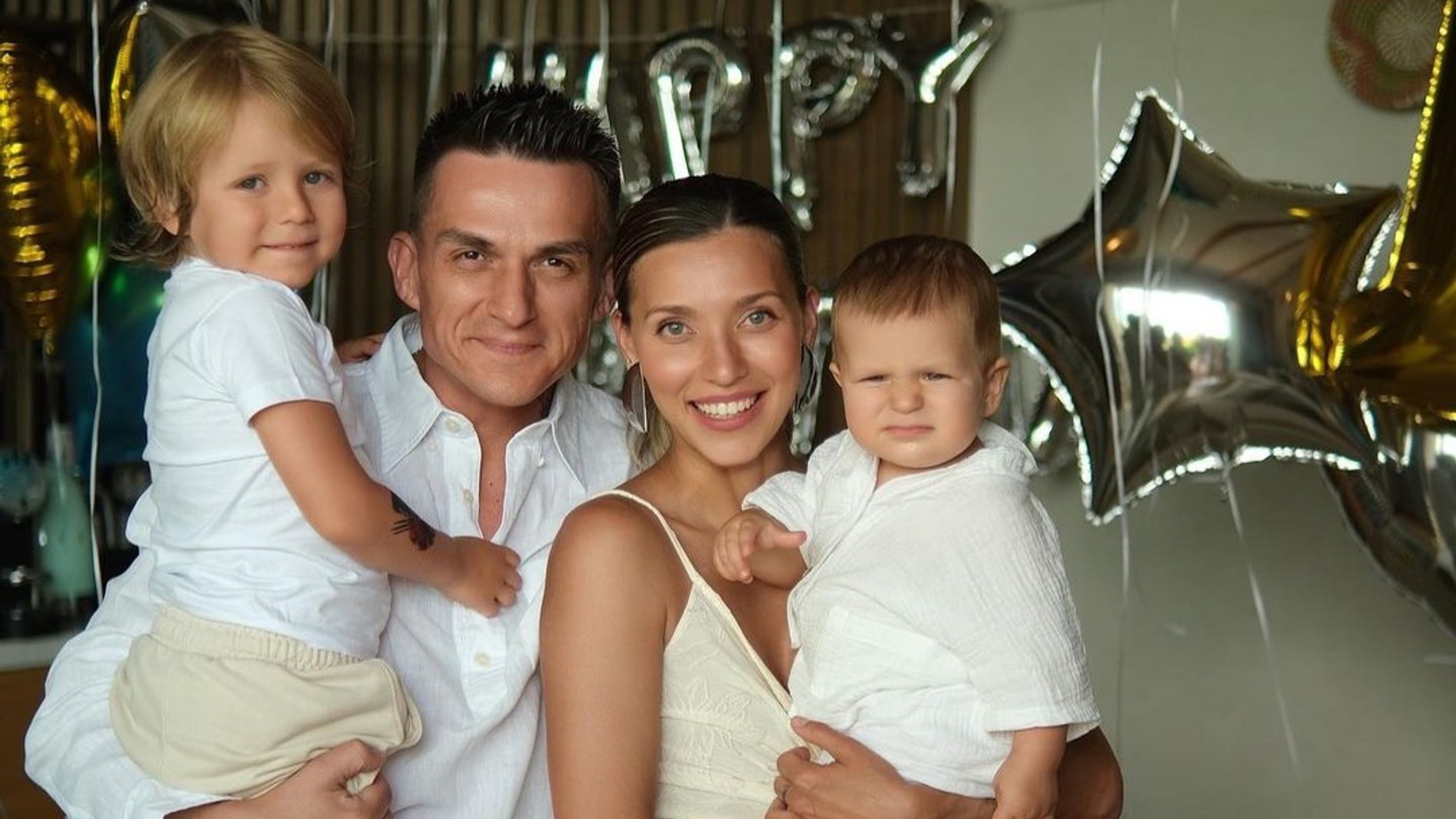 Регина Тодоренко и Влад Топалов с детьми. Фото: Инстаграм* @reginatoforenko