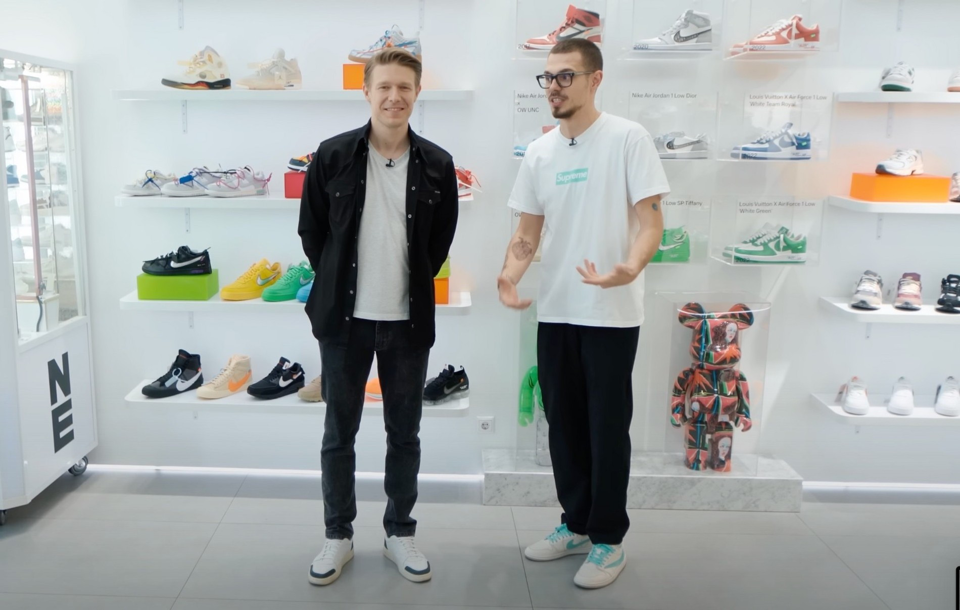 Актер Никита Ефремов и его тезка — реселлер кроссовок. Фото: YouTube-канал Nikita Efremov