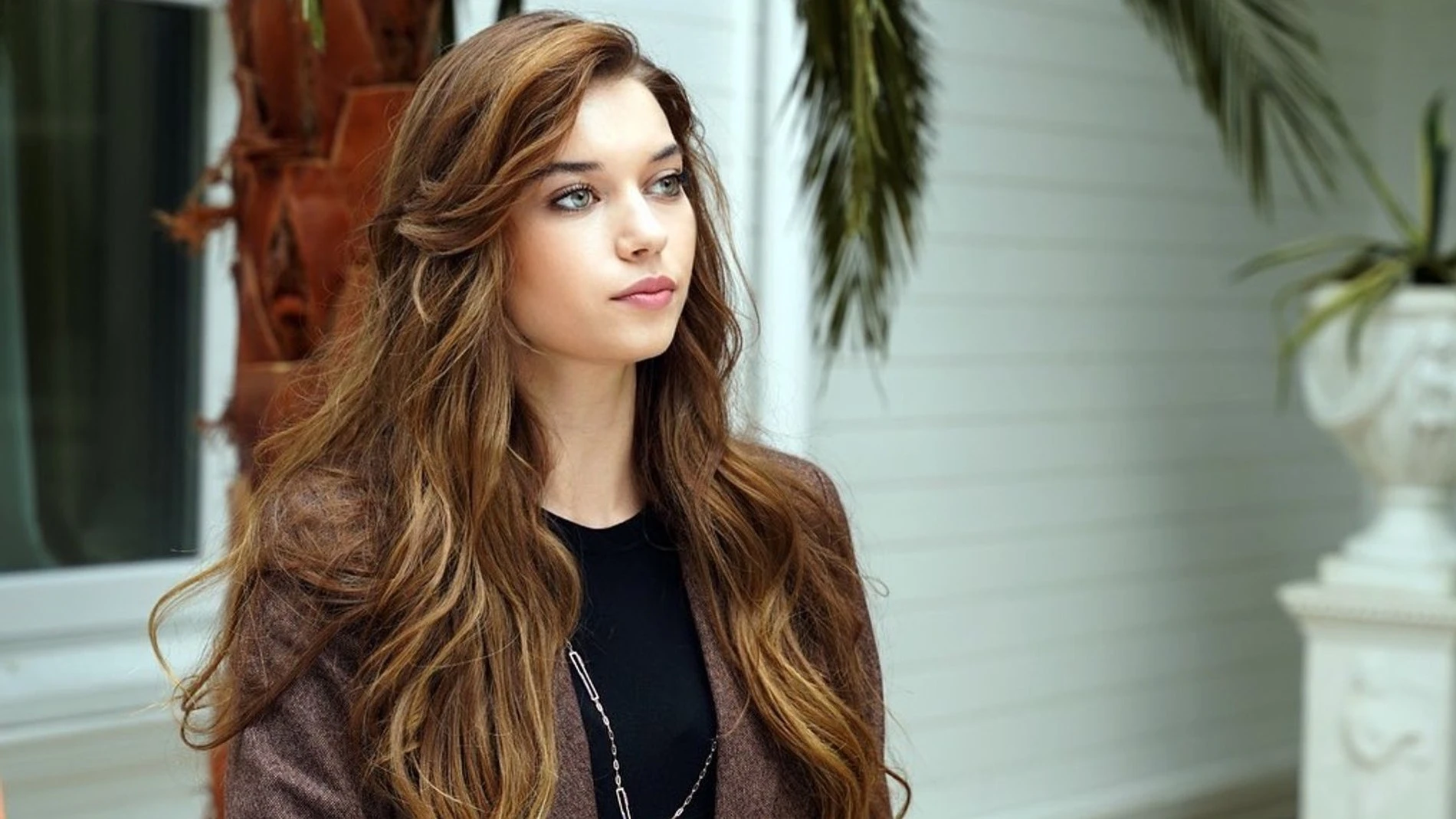 Афра Сарачоглу. Фото: Инстаграм (запрещен в РФ) @afrasaracoglu