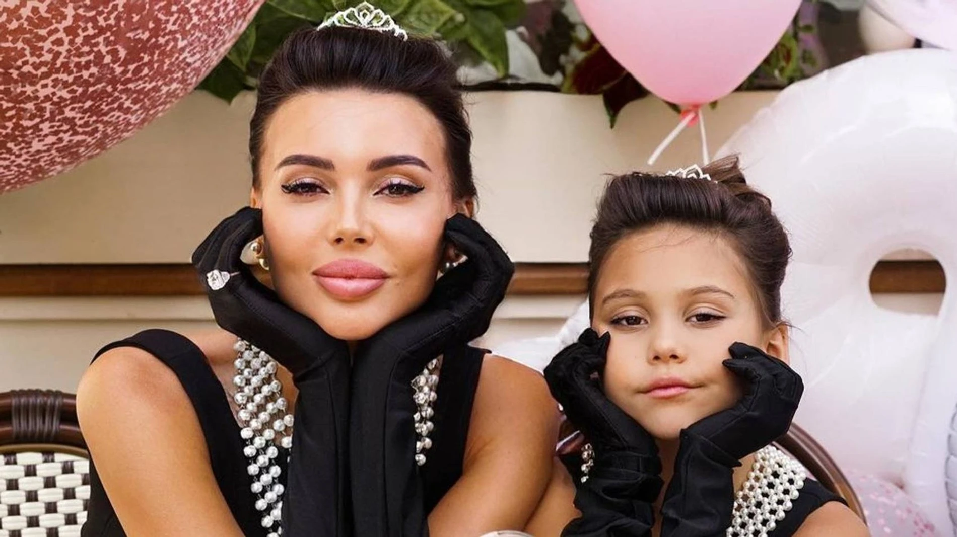 Оксана Самойлова с дочерью Леей. Фото: Инстаграм* @samoylovaoxana