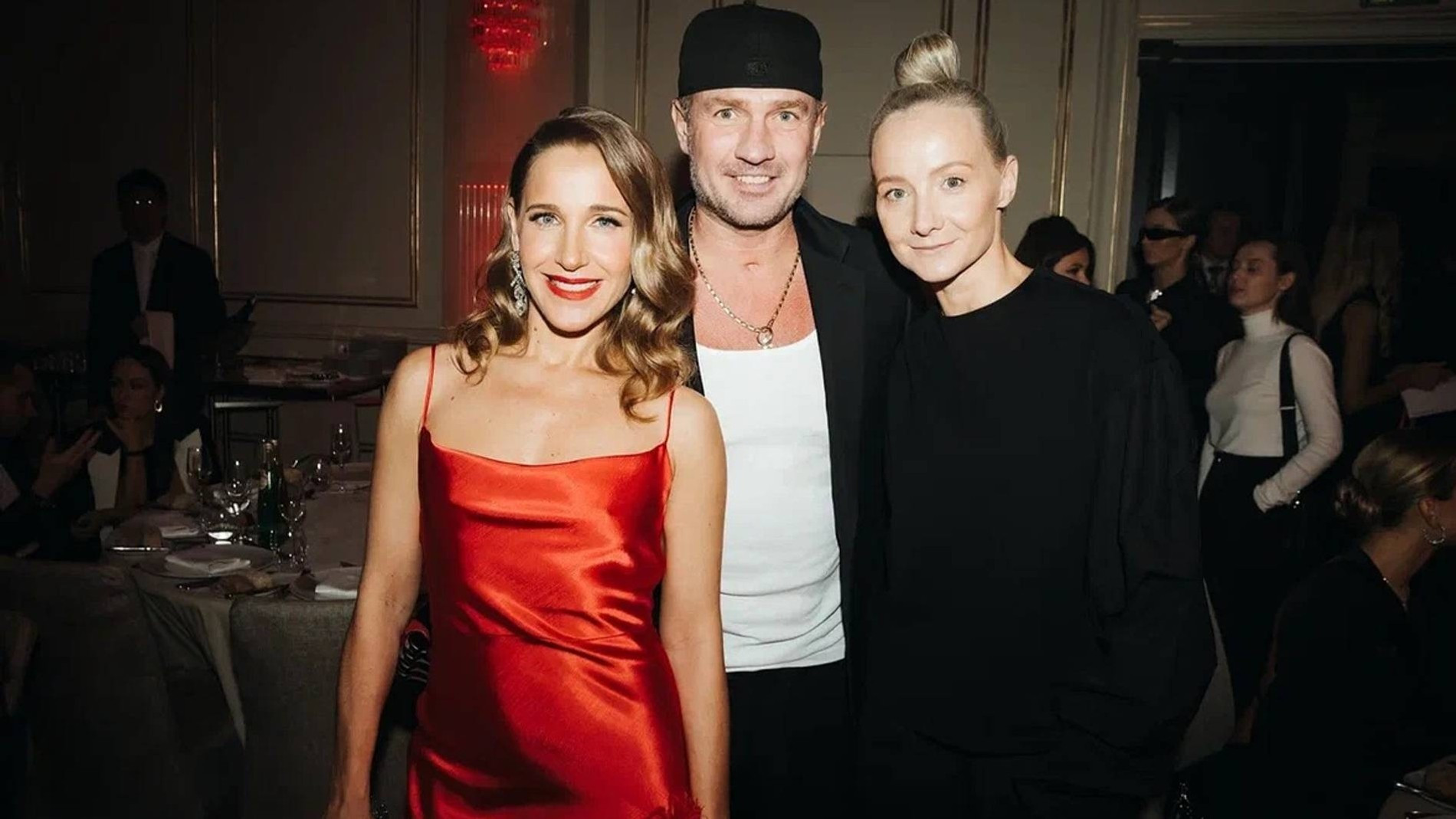 Юлия Ковальчук, Роман Костомаров и Оксана Домнина. Фото: Инстаграм* @juliakovalchuk