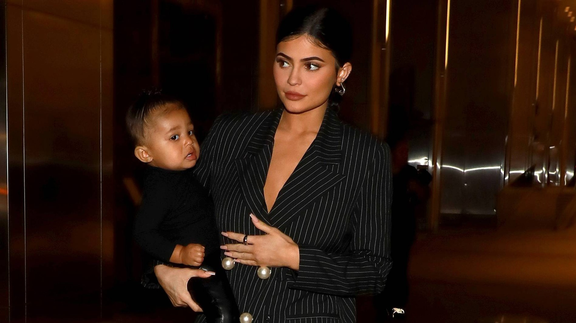 Кайли Дженнер с дочерью Сторми. Фото: Getty Images