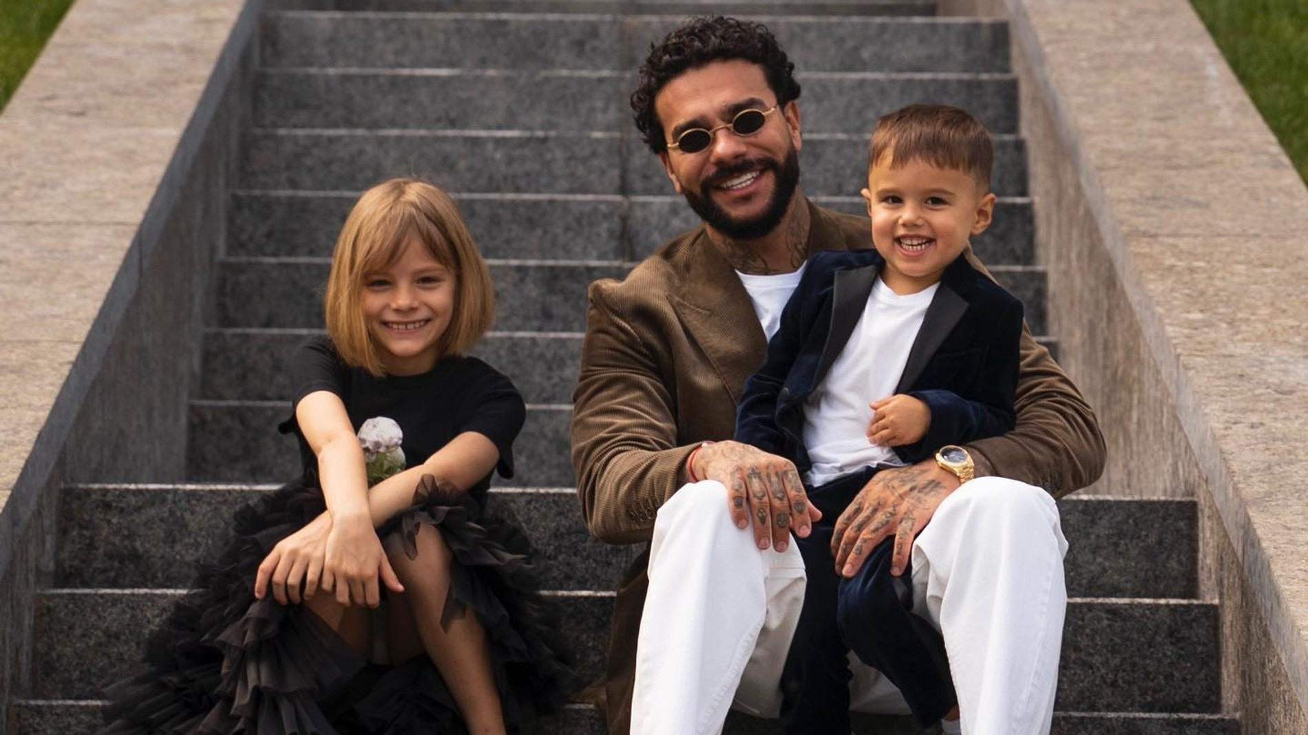 Тимати с сыном Ратмиром и дочерью Алисой. Фото: Инстаграм* @simona280