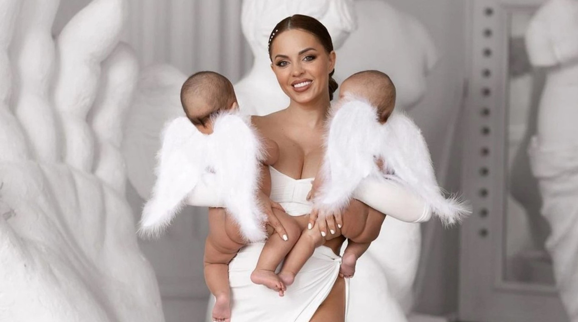 Юлия Ефременкова с близнецами Даниэлем и Кристианом. Фото: Инстаграм* @efremenkovvvva