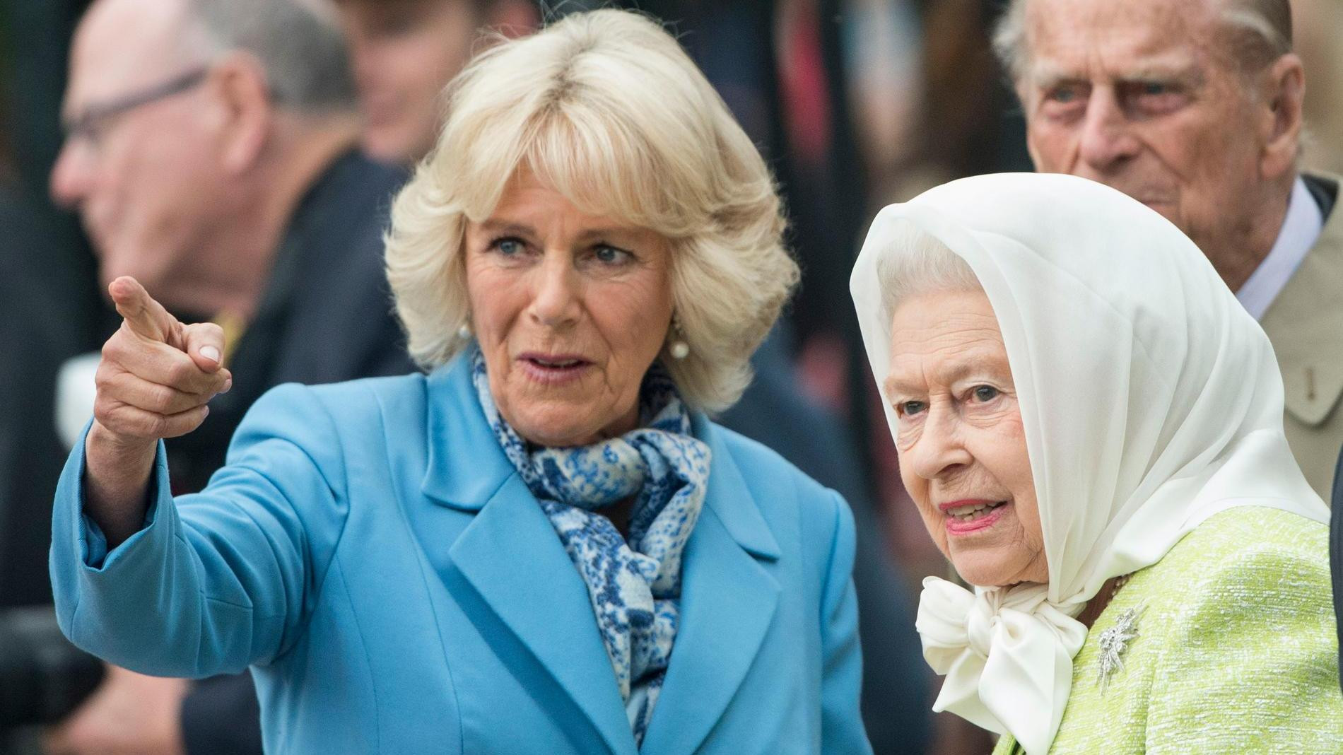 Королева-консорт Камилла и Елизавета II. Фото: Getty Images