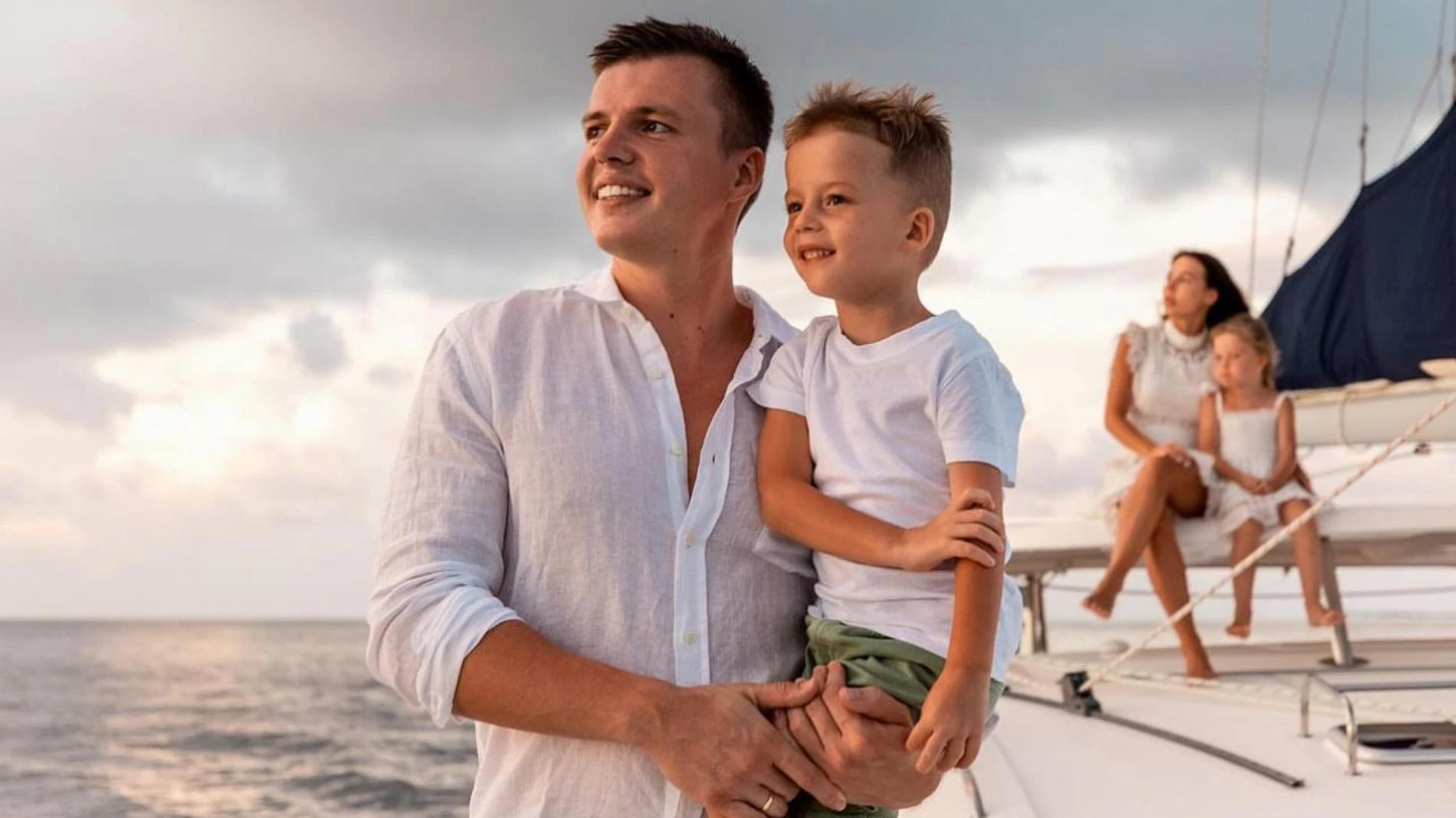 Артем Чекалин с сыном. Фото: Инстаграм (запрещен в РФ) @artem_chek