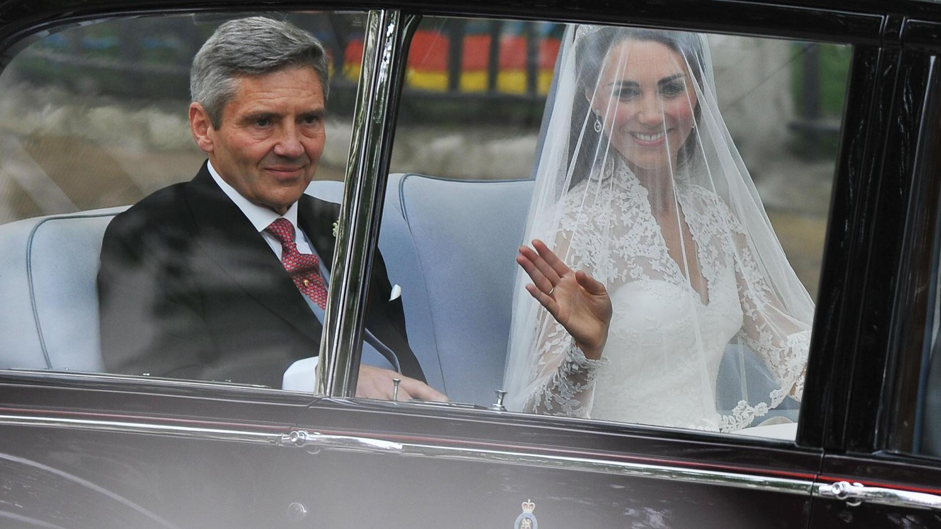 Кейт Миддлтон с отцом Майклом. Фото: Getty Images