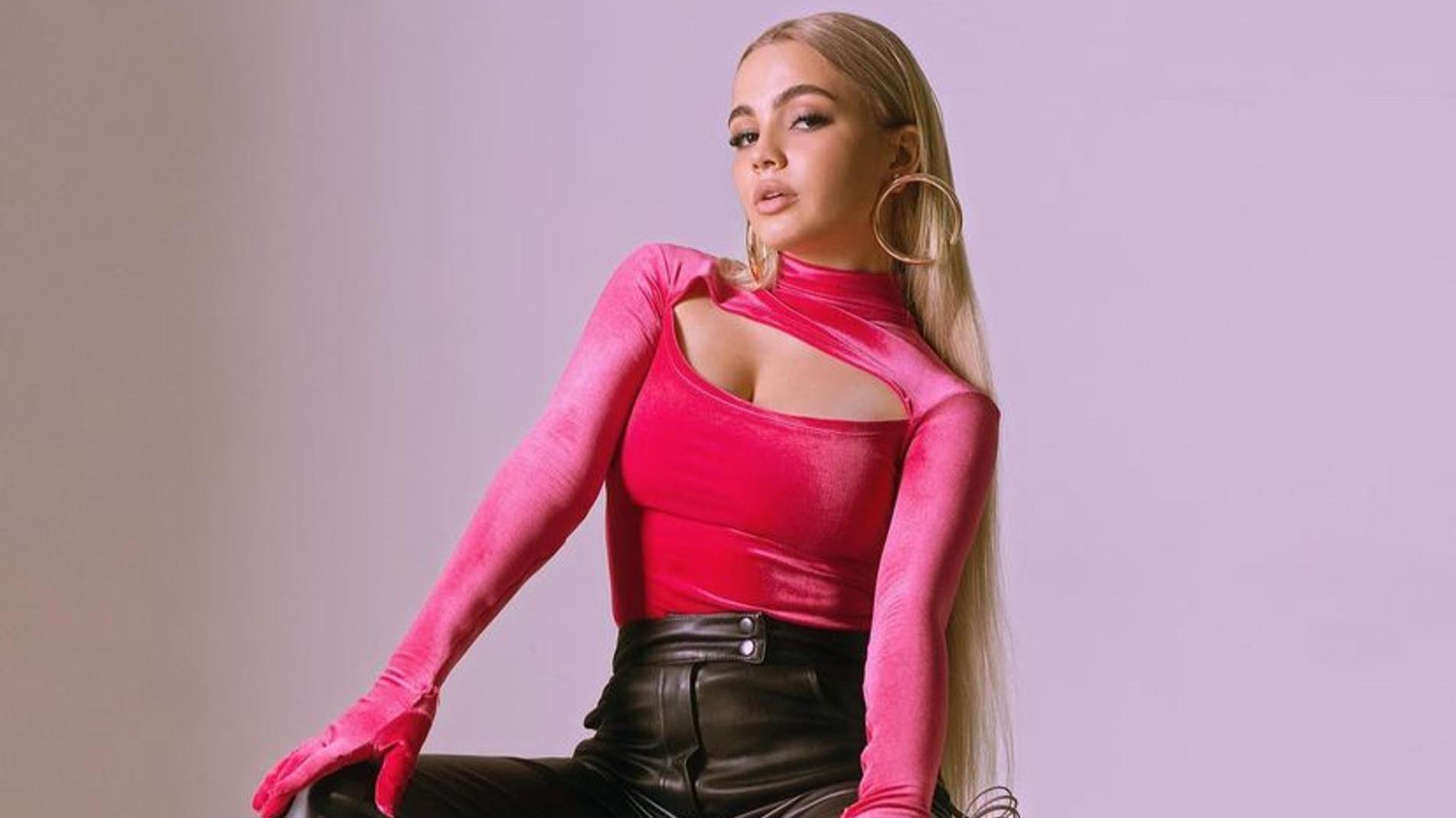 Валя Карнавал. Фото: Инстаграм (запрещен в РФ) @karna.val.