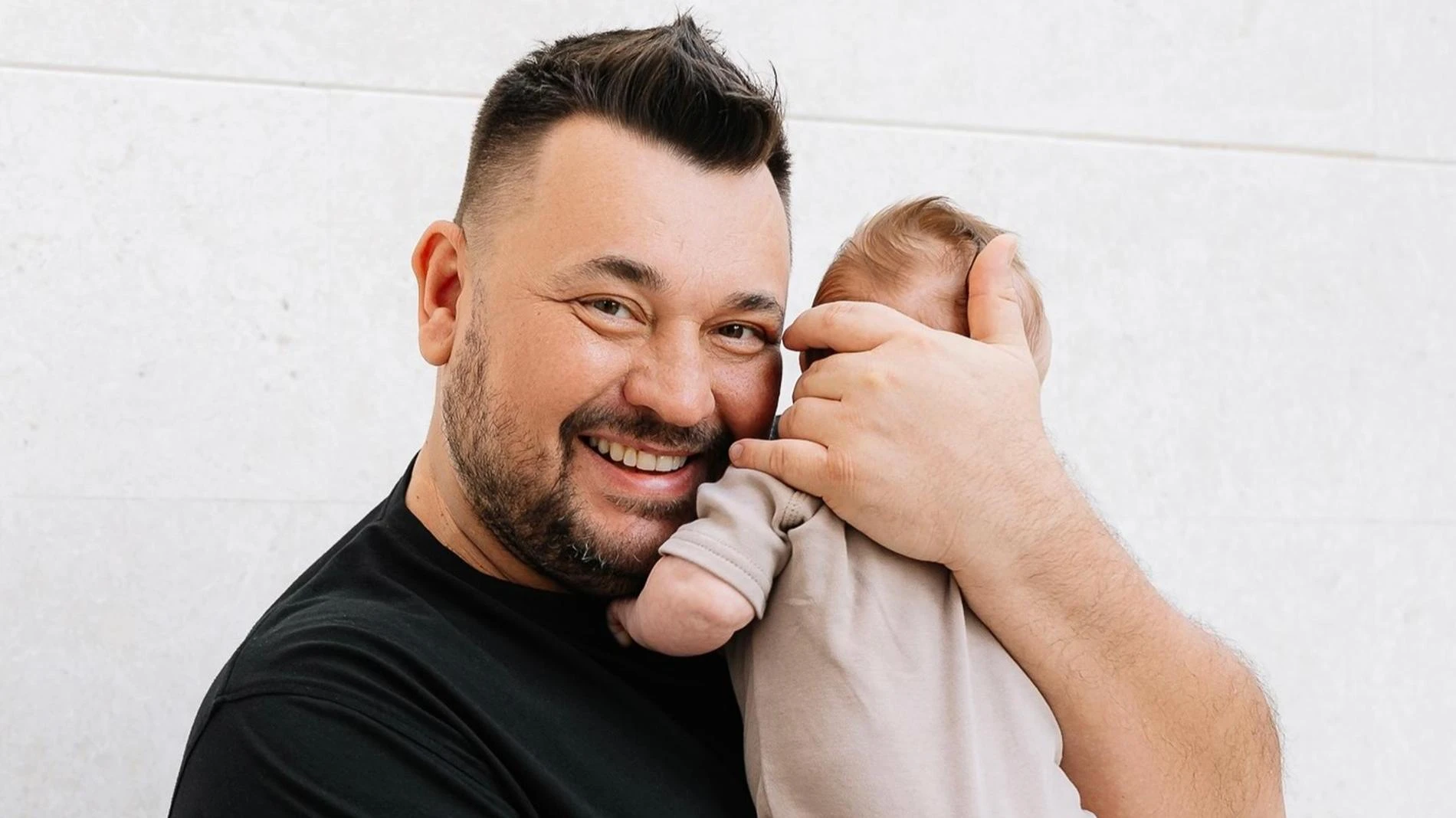 Сергей Жуков с полугодовалым сыном. Фото: Инстаграм* @sezhukov