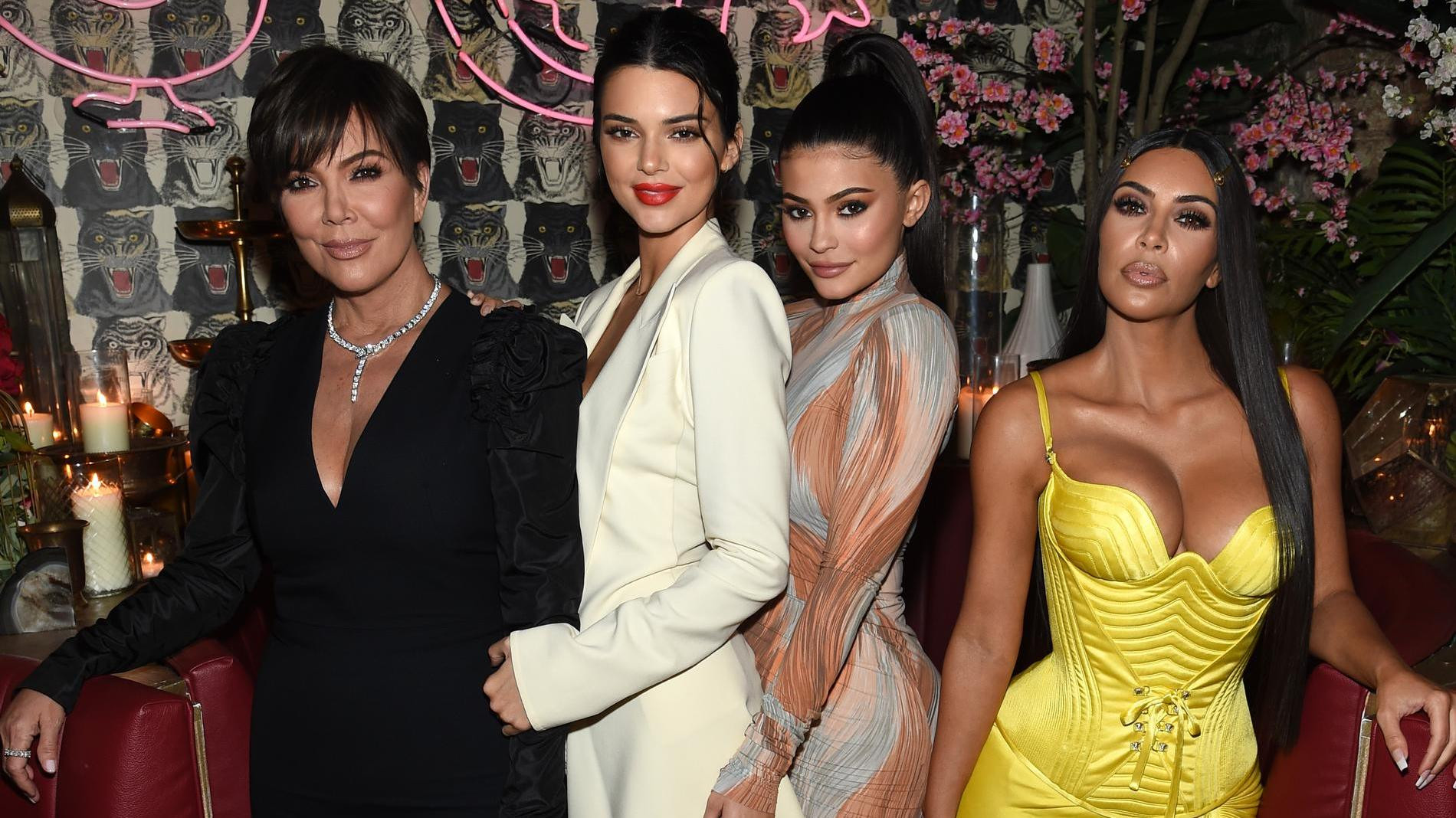 Крис Дженнер с дочерьми Кендалл, Кайли и Ким. Фото: Getty Images