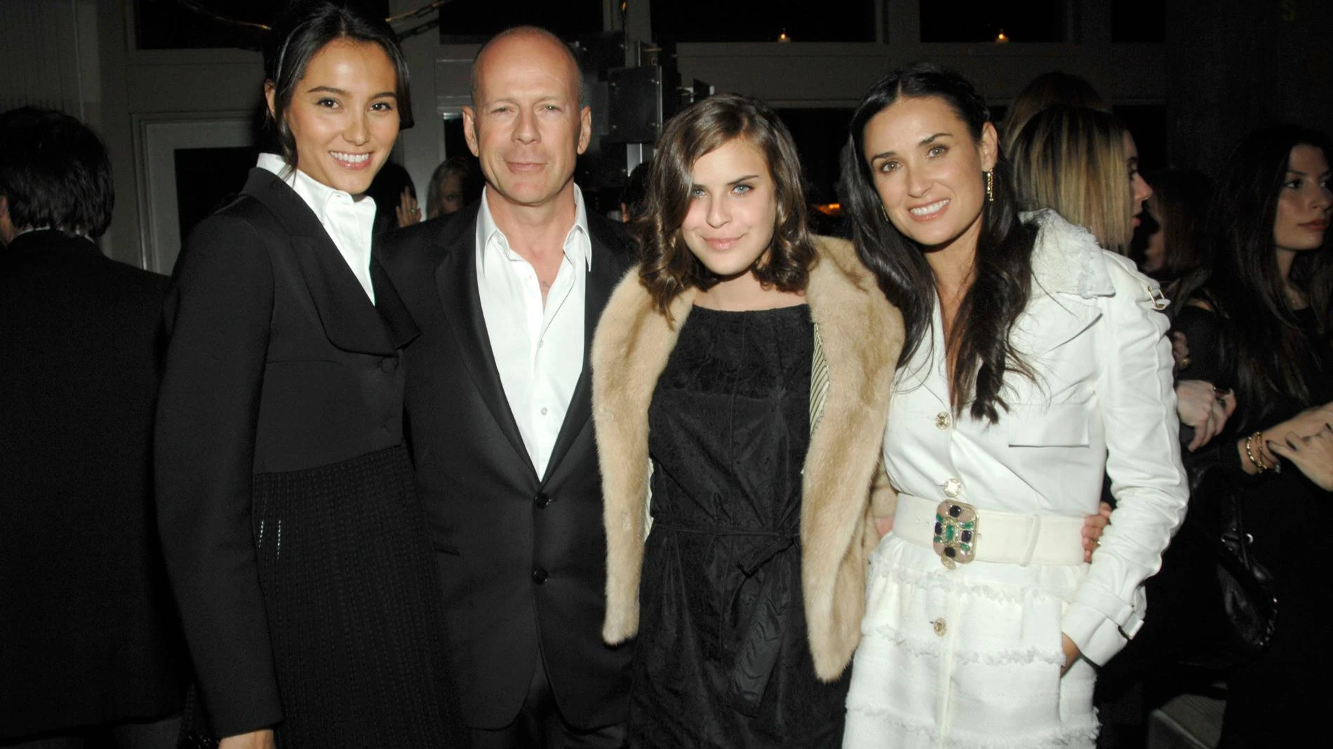 Эмма Хеминг, Брюс Уиллис, Таллула Уиллис и Деми Мур. Фото: Getty Images