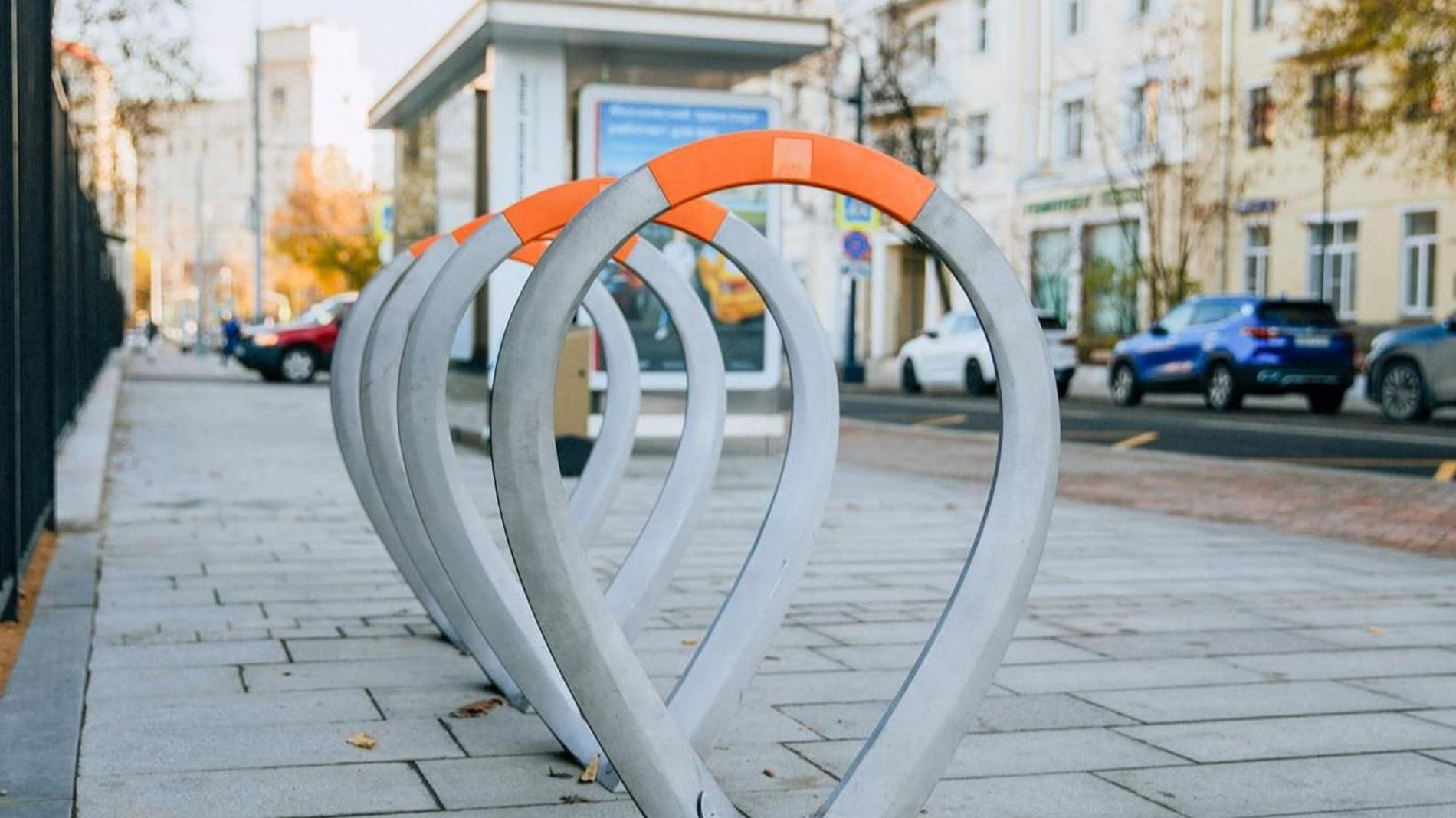 Велопарковки. Фото: пресс-служба Департамента транспорта и развития дорожно-транспортной инфраструктуры города Москвы