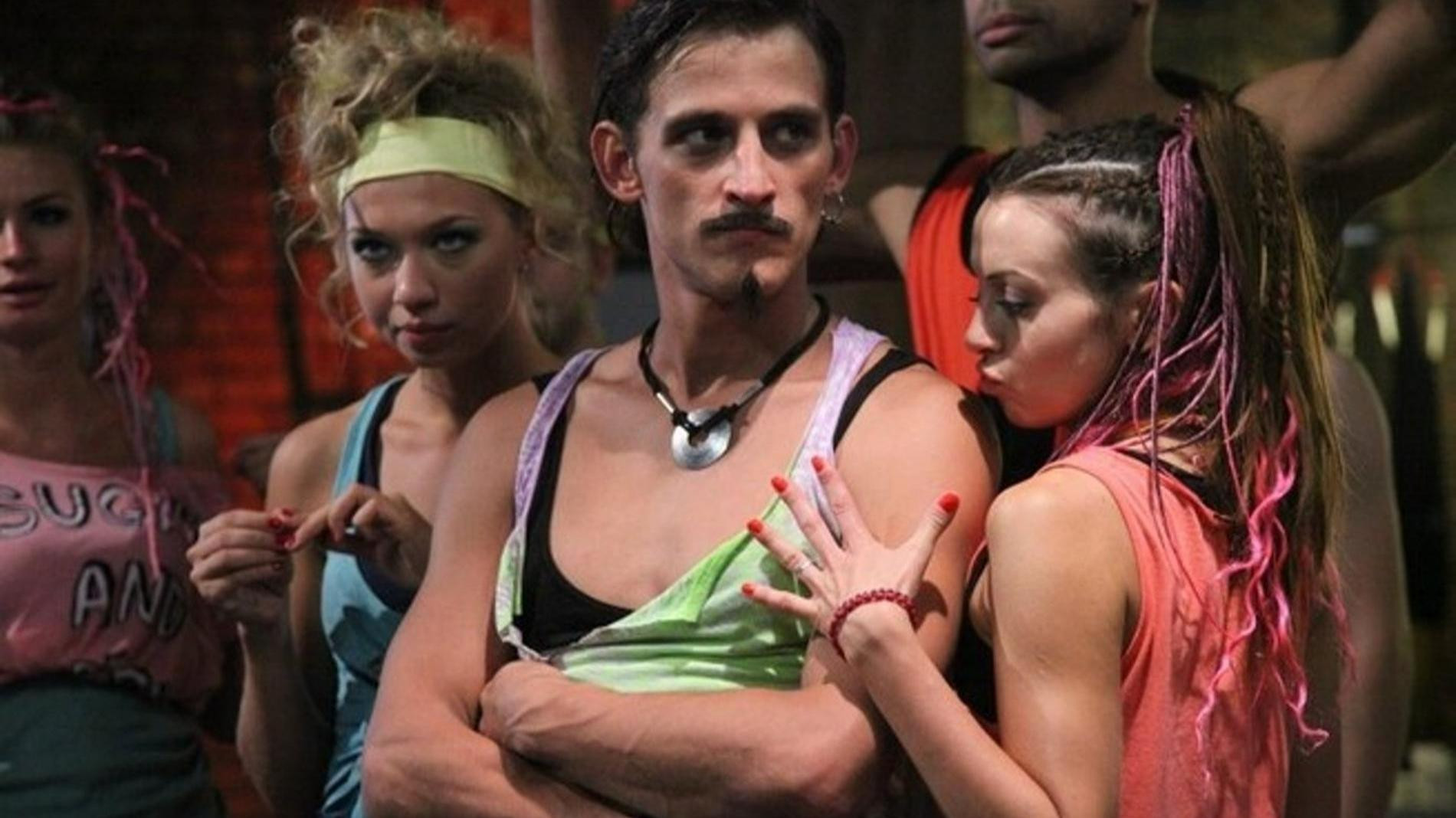 Ксения Теплова, Михаил Башкатов и Анжелика Каширина. Кадр из скетч-шоу «Даешь молодежь!»