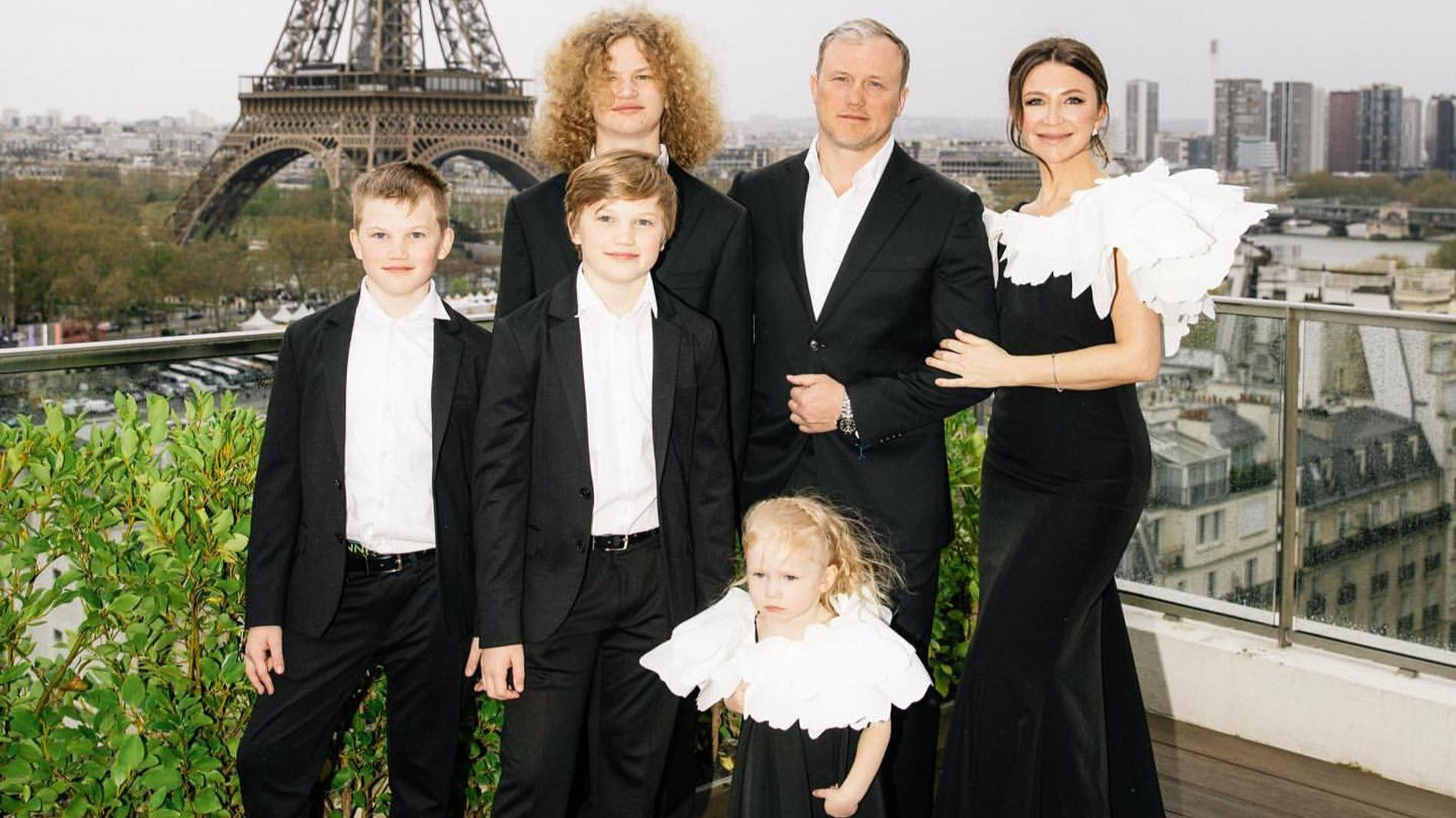 Елена Блиновская с детьми и мужем. Фото: Инстаграм (запрещен в РФ) @elena_blinovskaya