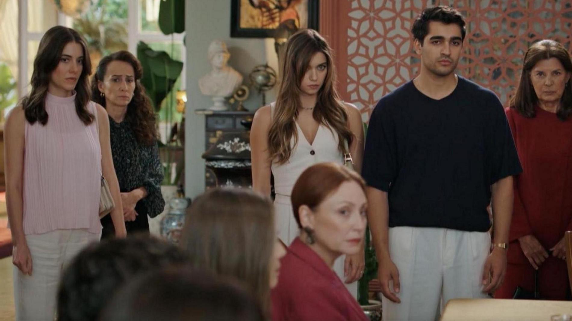 Кадр из сериала «Зимородок»