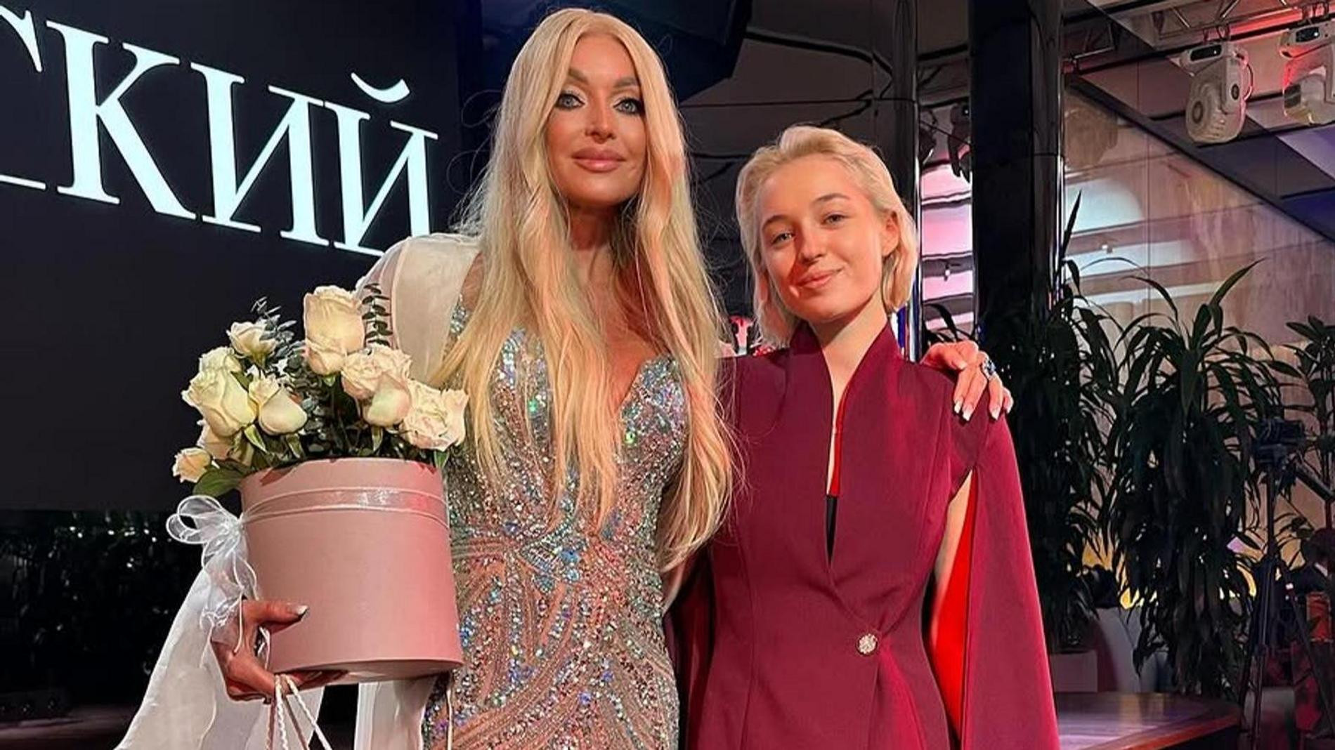 Анастасия Волочкова с дочерью Ариадной. Фото: Инстаграм (запрещён в РФ) @volochkova_art