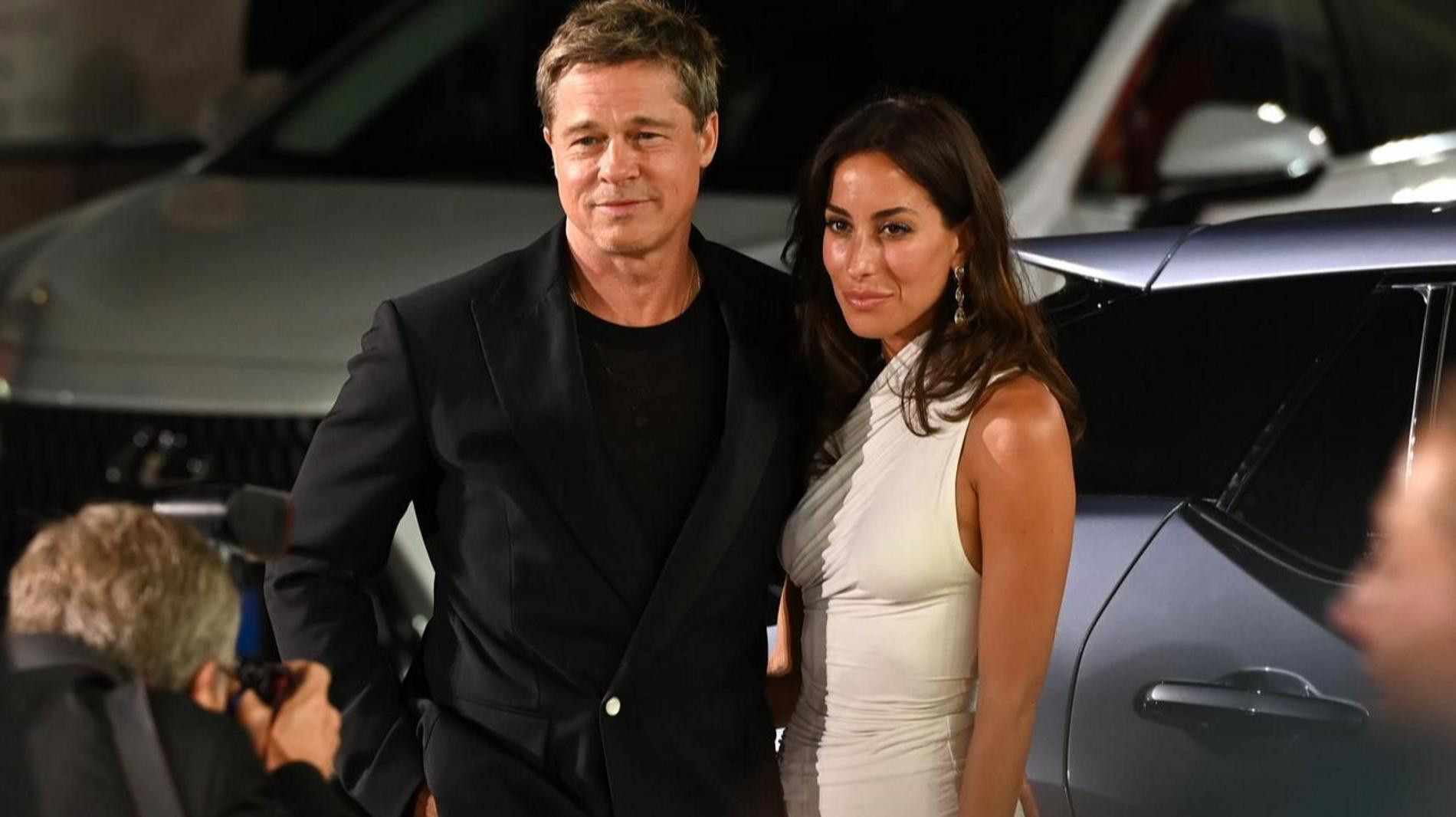 Брэд Питт и Инес де Рамон. Фото: Getty Images