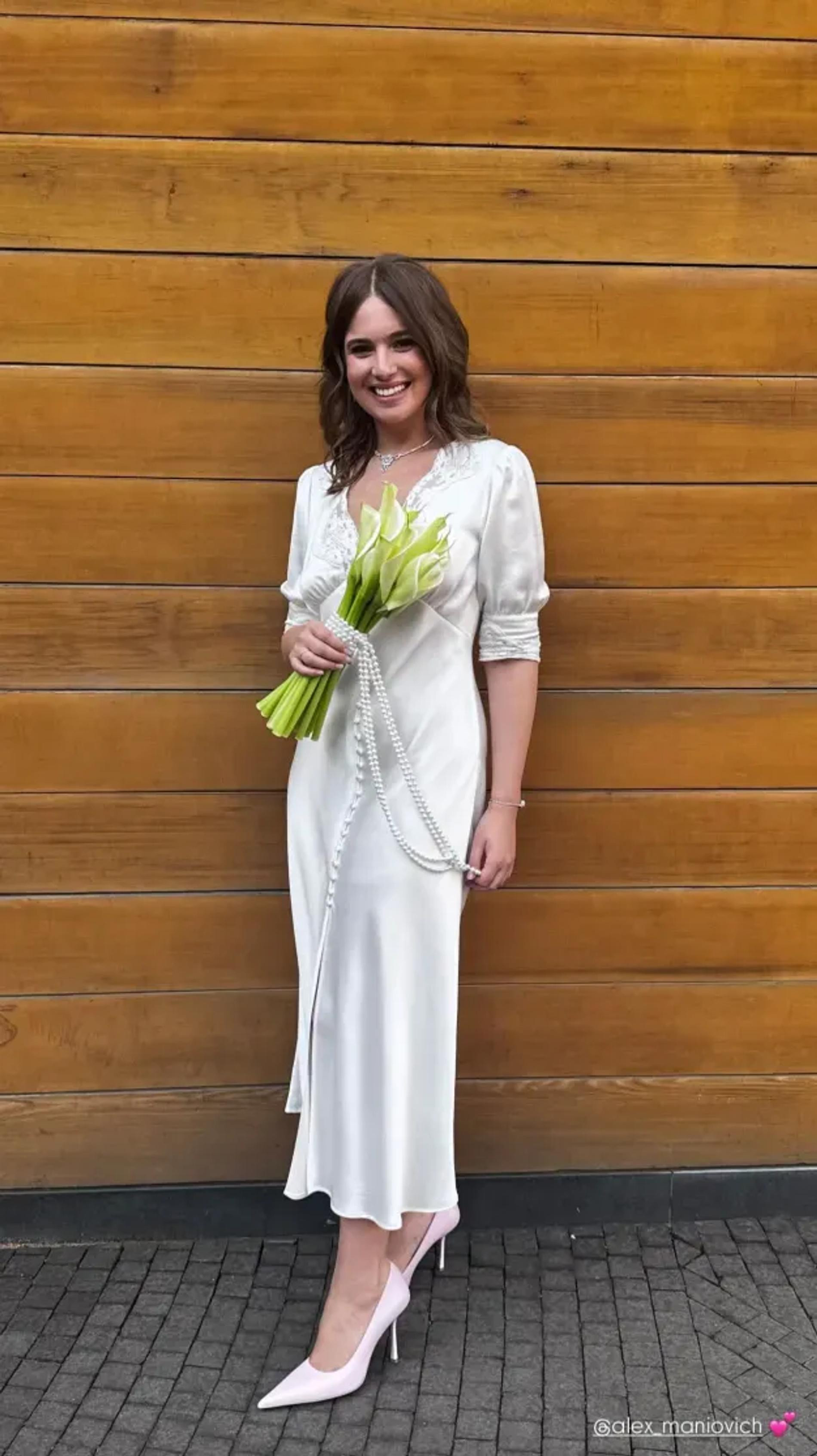 Александра Маниович на свадебной церемонии. Фото: Инстаграм* @alex_maniovich