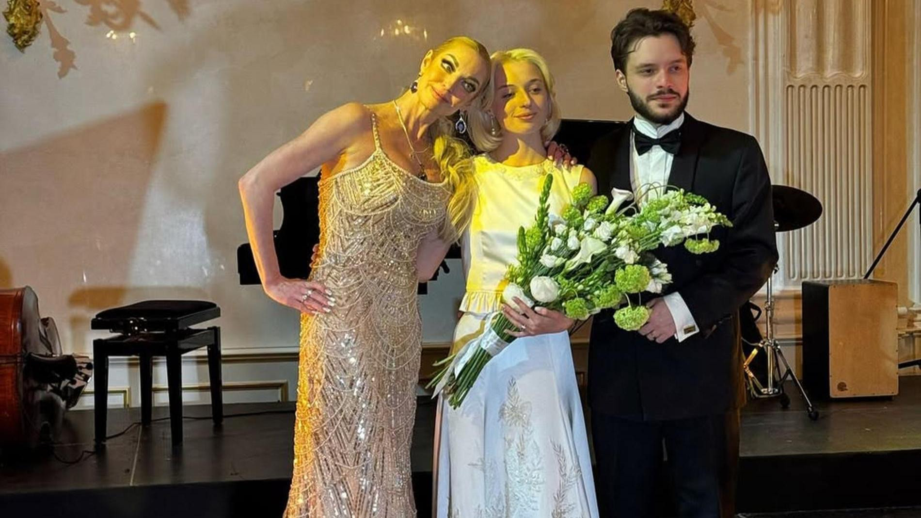 Анастасия Волочкова с дочерью Ариадной и зятем Никитой. Фото: Инстаграм* @volochkova_art