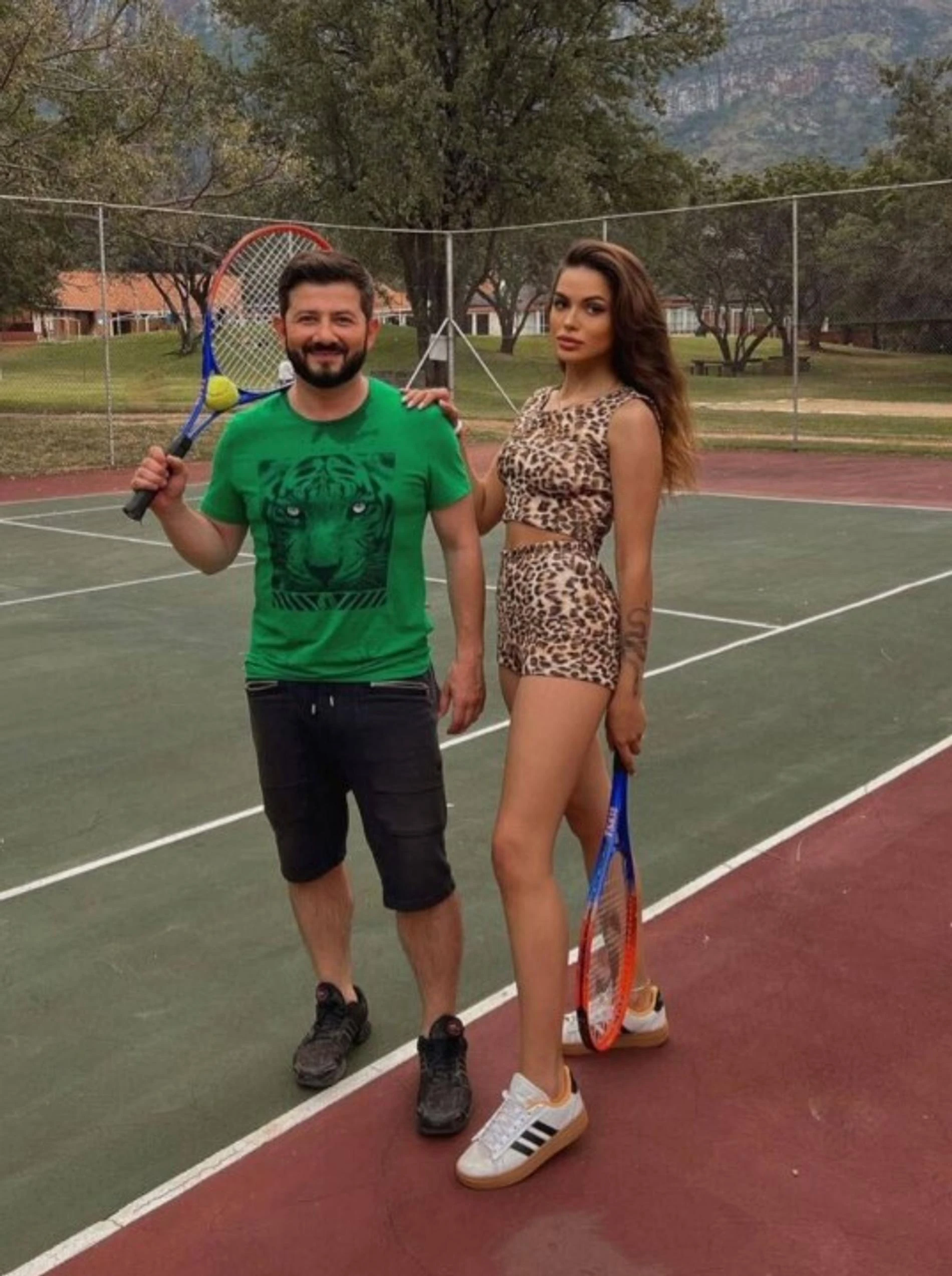 Михаил Галустян и его визажист. Фото: телеграм-канал «Светский хроник»