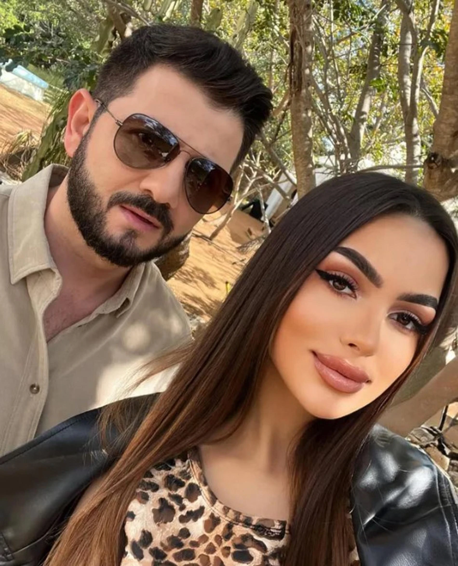 Михаил Галустян со своим визажистом. Фото: телеграм-канал «Светский хроник»