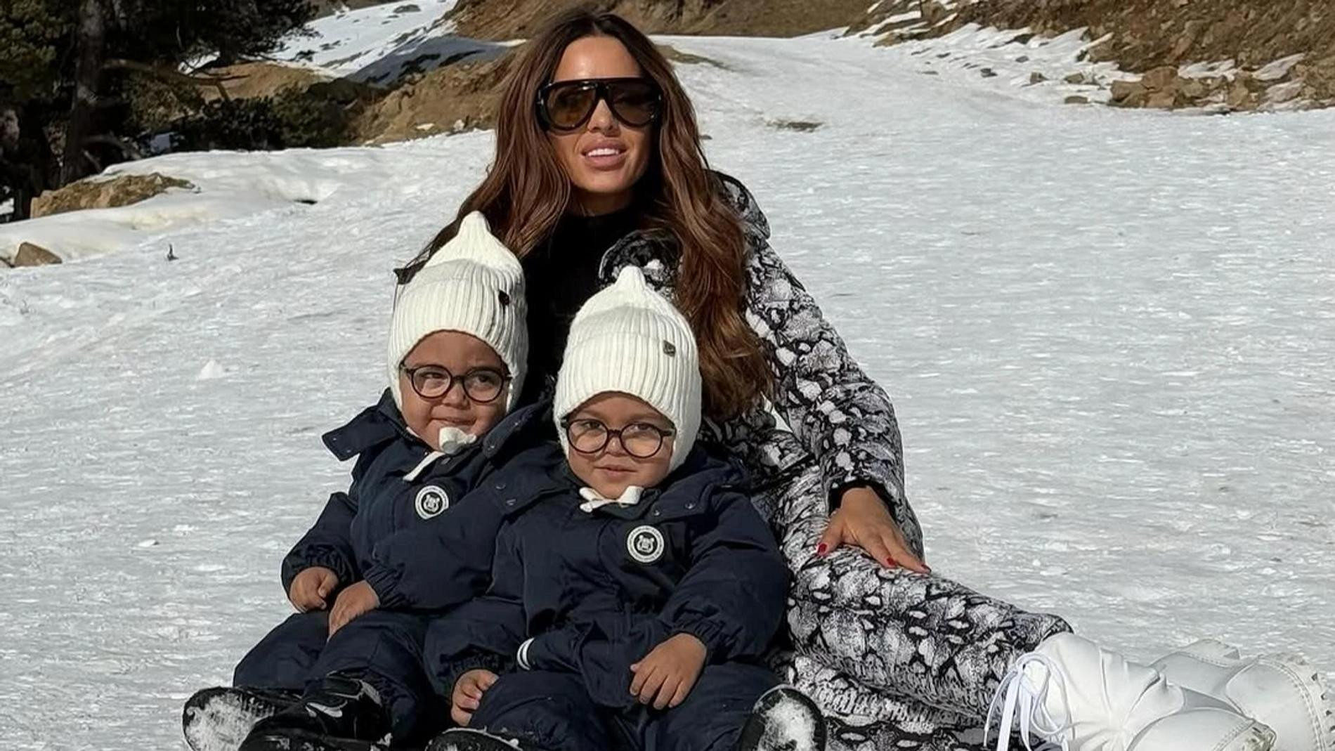 Юлия Ефременкова с сыновьями Кристианом и Даниэлем. Фото: Инстаграм* @efremenkovvvva