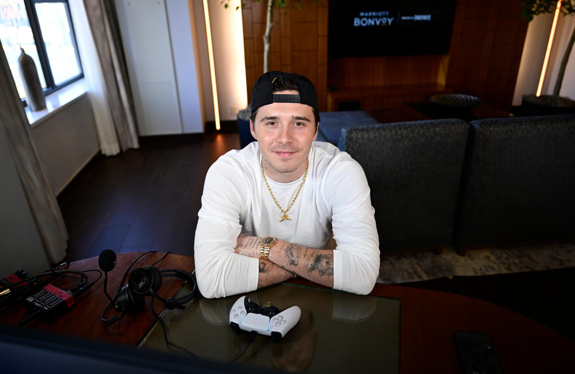 Бруклин Бекхэм с родителями — Дэвидом и Викторией. Фото: Getty Images