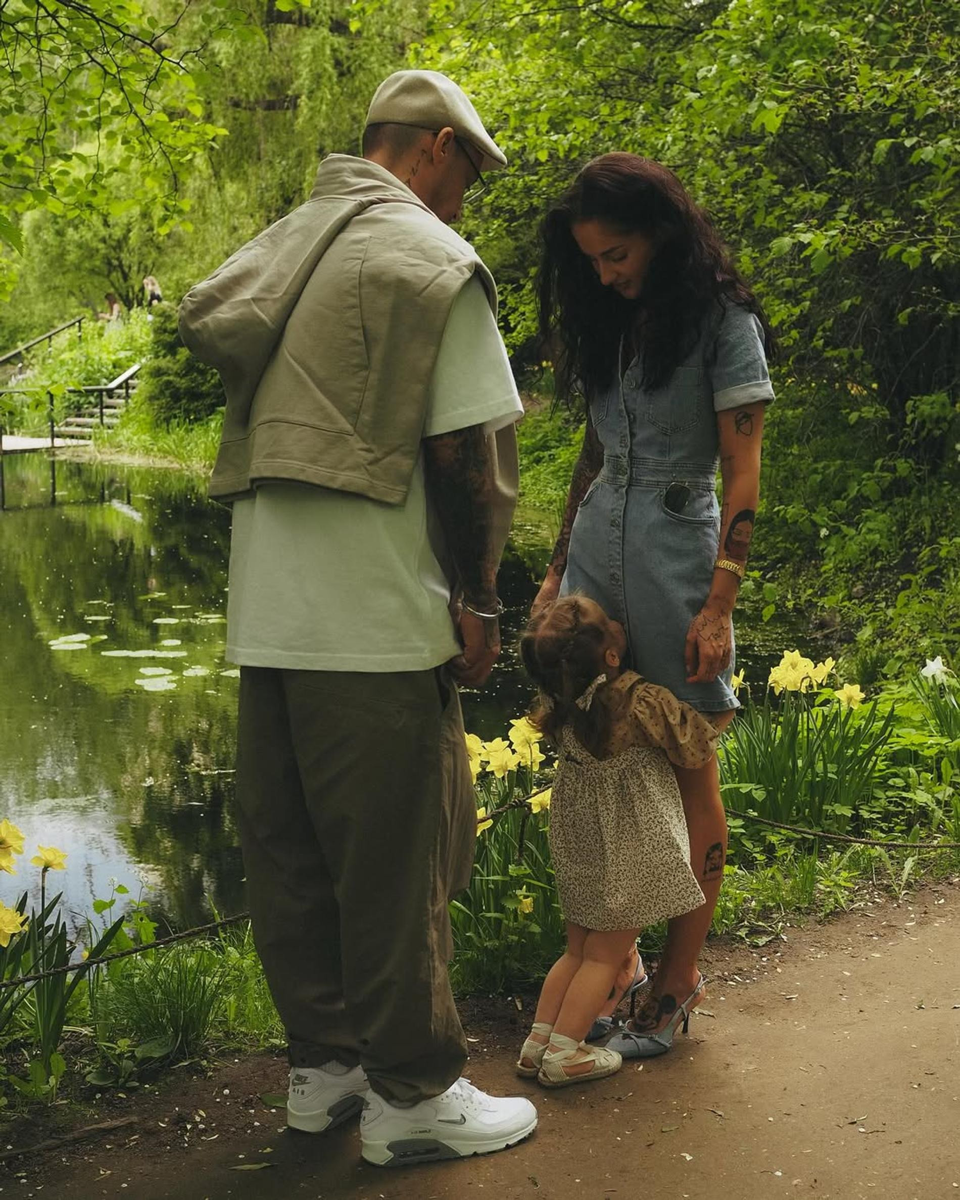 Юлия Королева и Гуф с дочерью. Фото: Инстаграм (запрещён в РФ) @yuliyakorolevaa