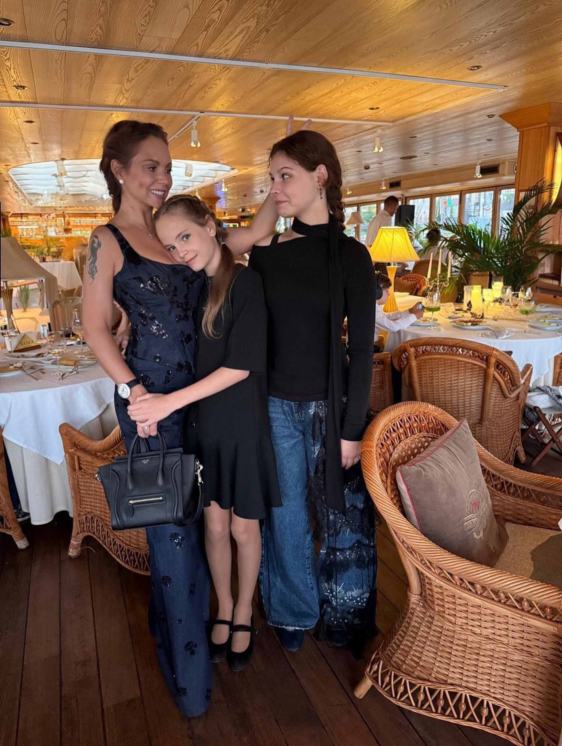 МакSим с дочерьми. Фото: Инстаграм (запрещён в РФ) @maksimartist 