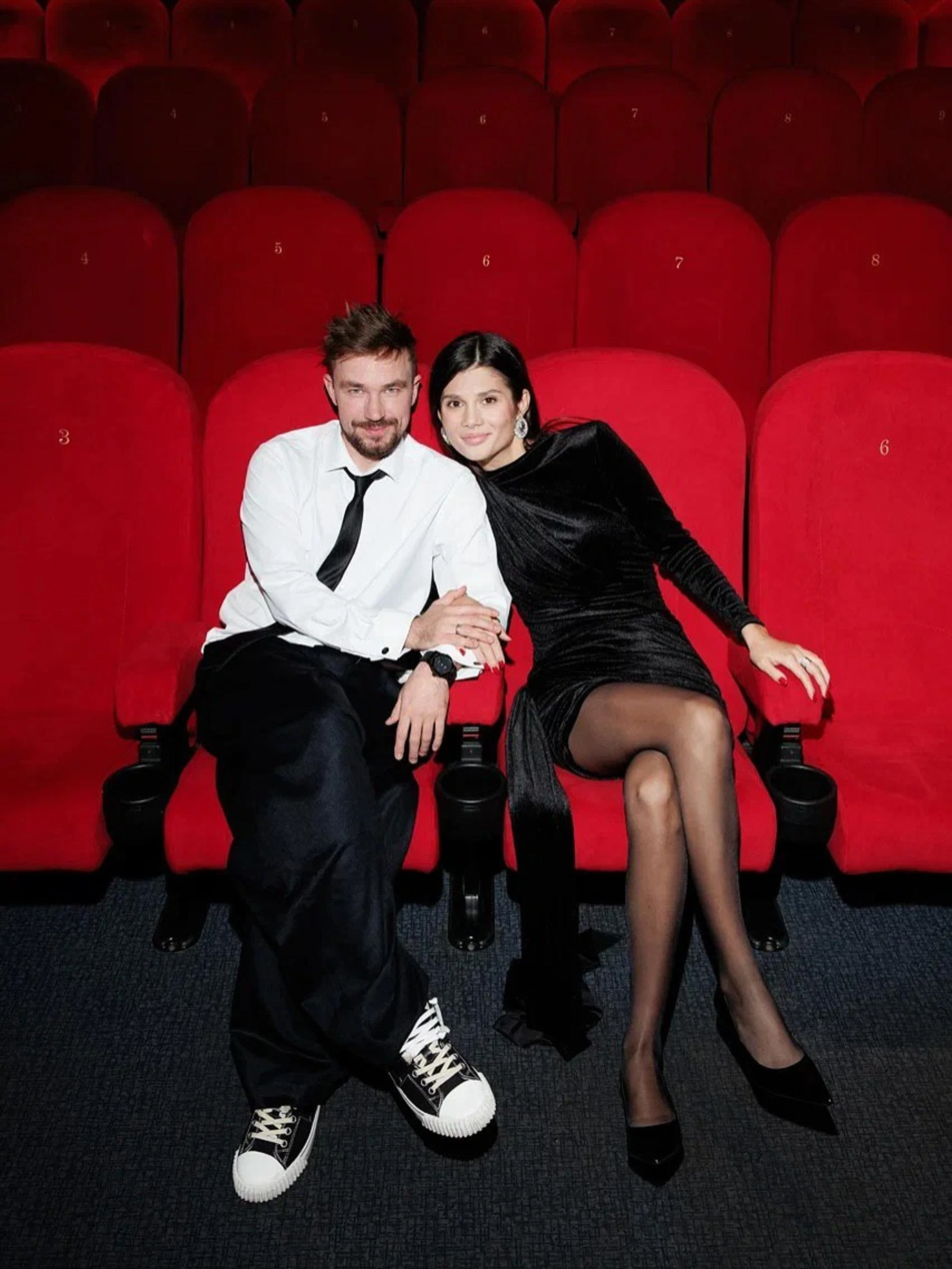 Александр Петров с супругой Викторией. Фото: Инстаграм* @actorsashapetrov